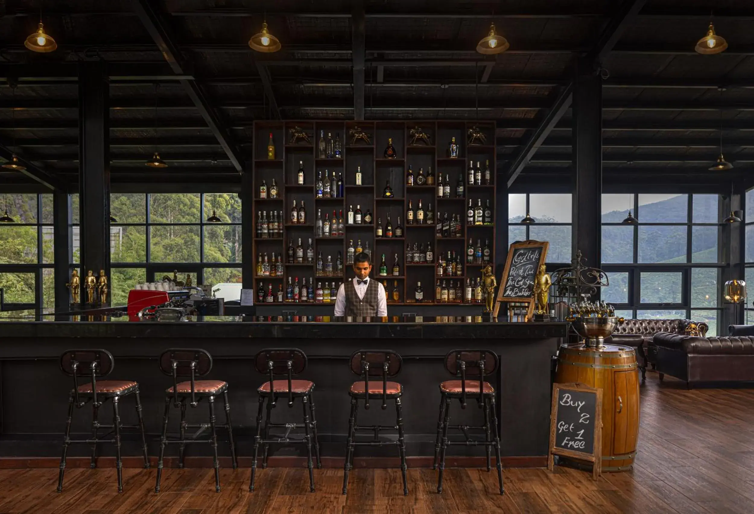 Restaurant/places to eat in The Golden Ridge Hotel Restaurant/places to eat in The Golden Ridge Hotel