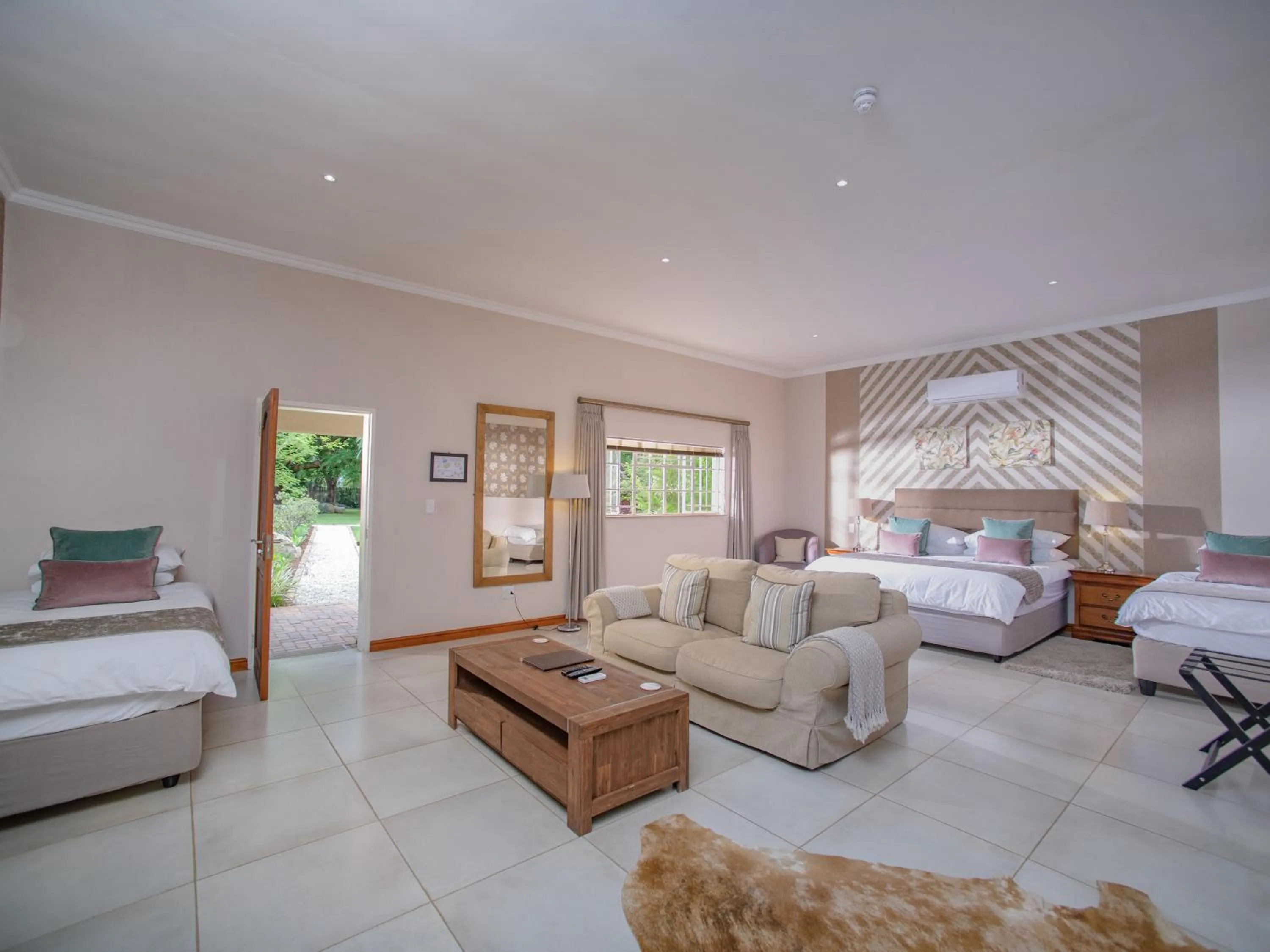 Living room, Bed in Monkey Thorn Lodge & Wellness Spa - Adults Only
