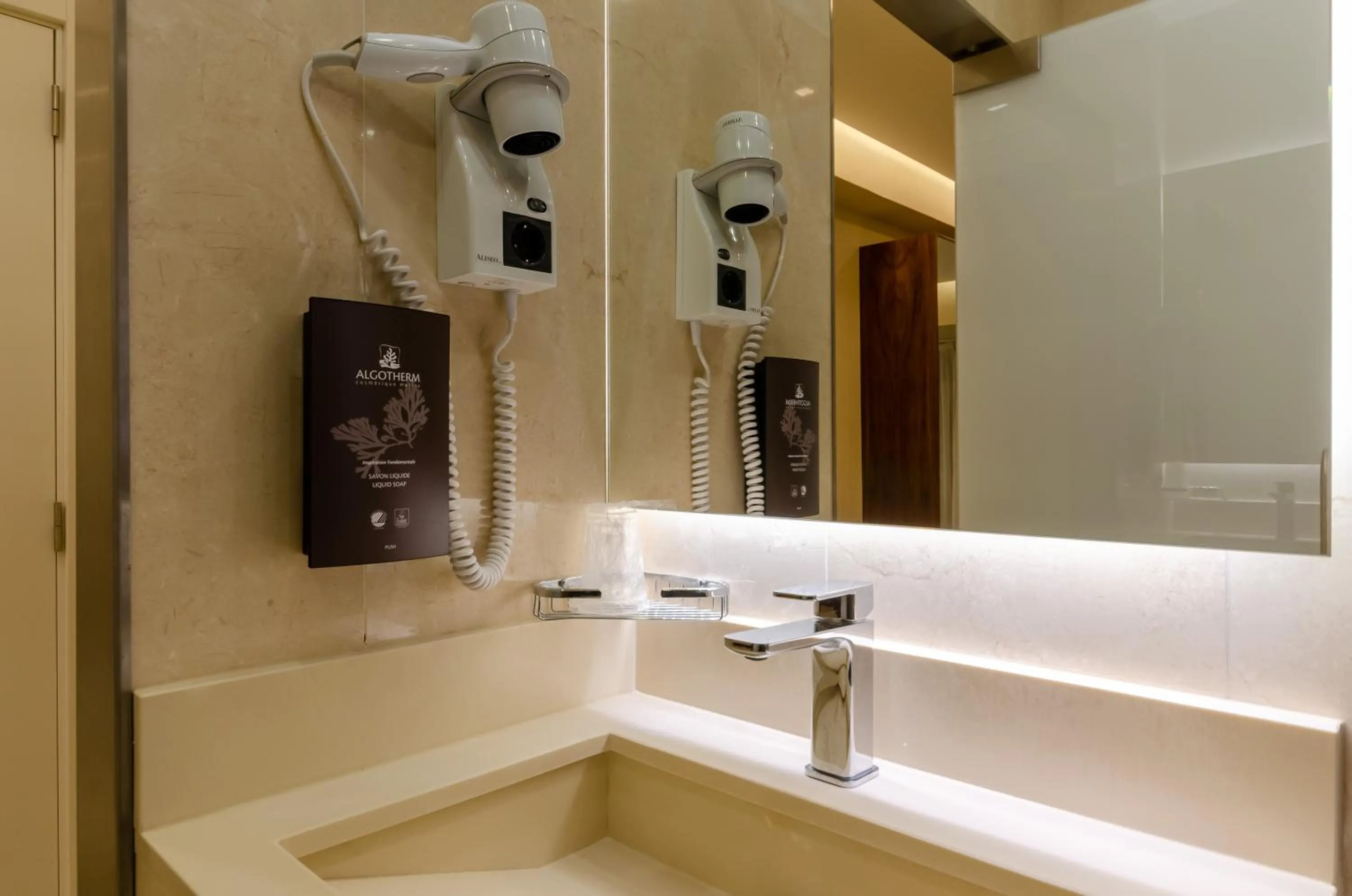 Bathroom in Hotel Lido