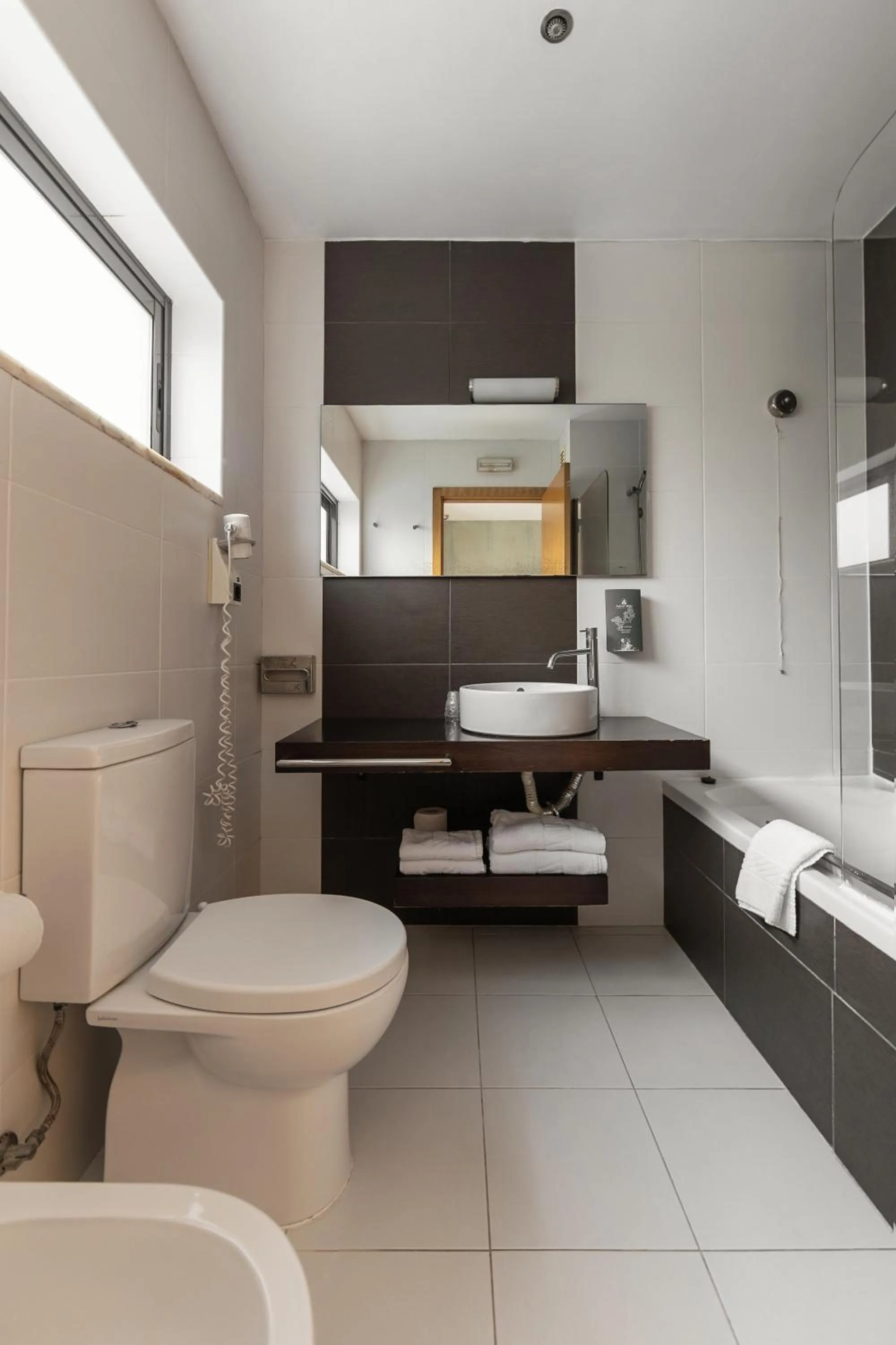 Shower in Hotel Lido