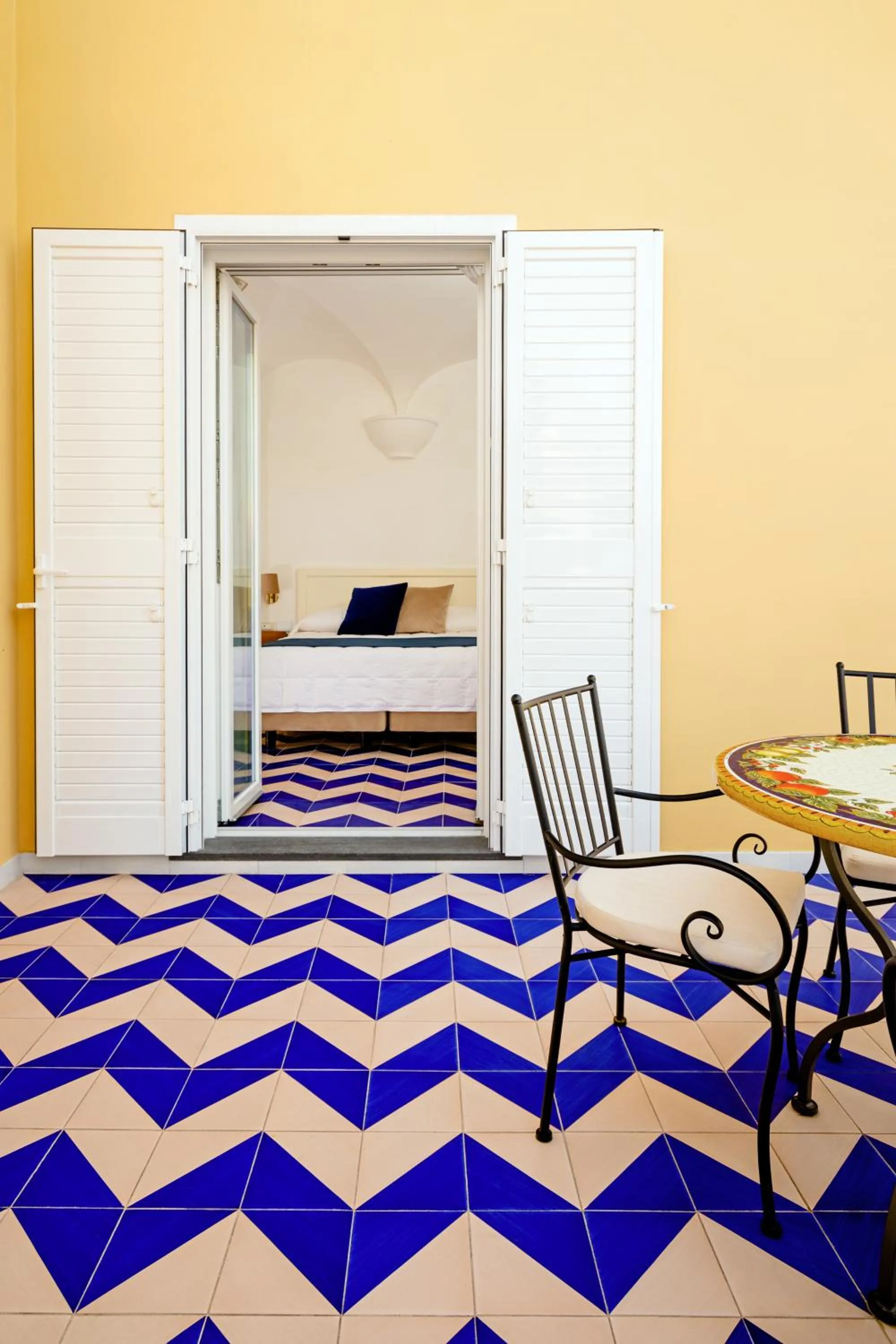 Balcony/Terrace, Bed in Hotel Da Raffaele