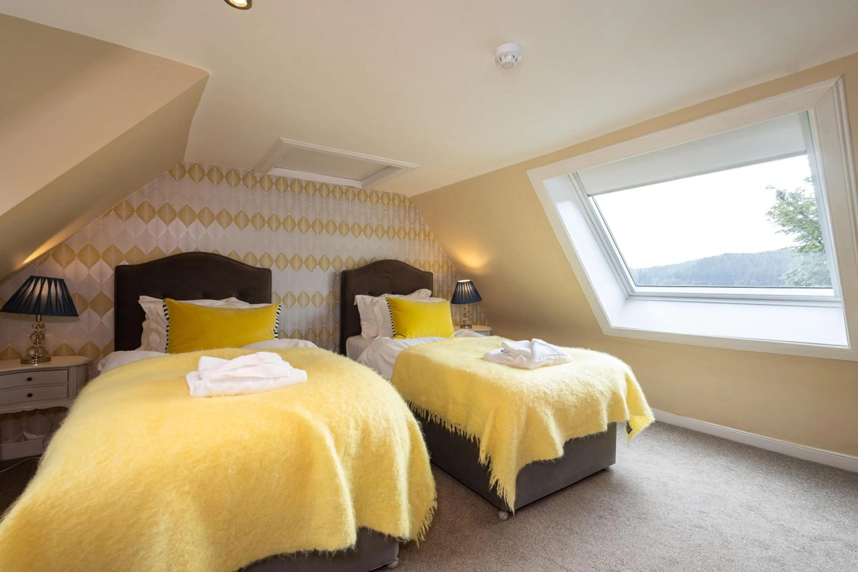 Bedroom, Bed in Altskeith Country House