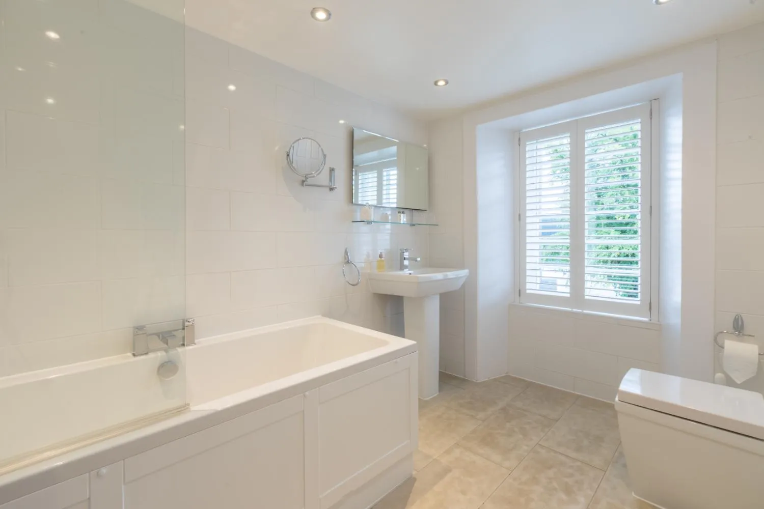 Bathroom in Altskeith Country House