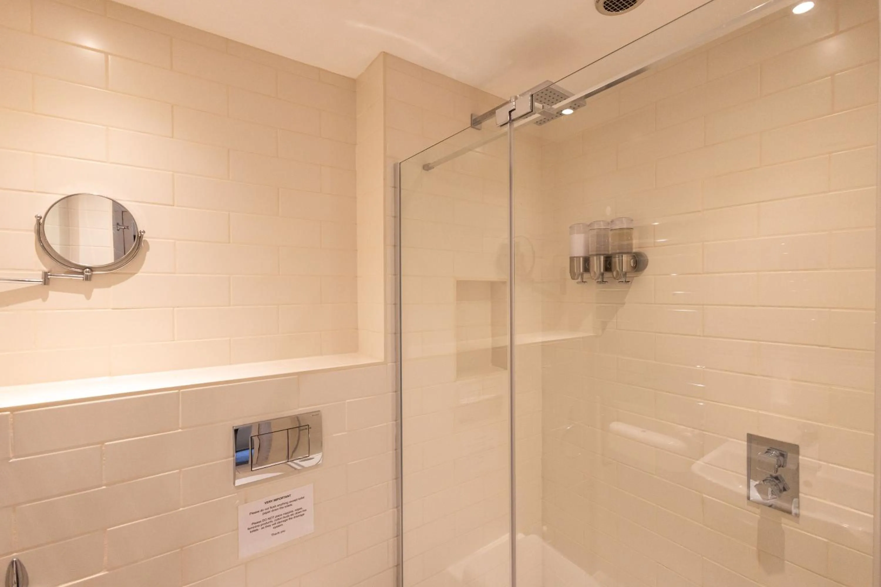 Bathroom in Altskeith Country House