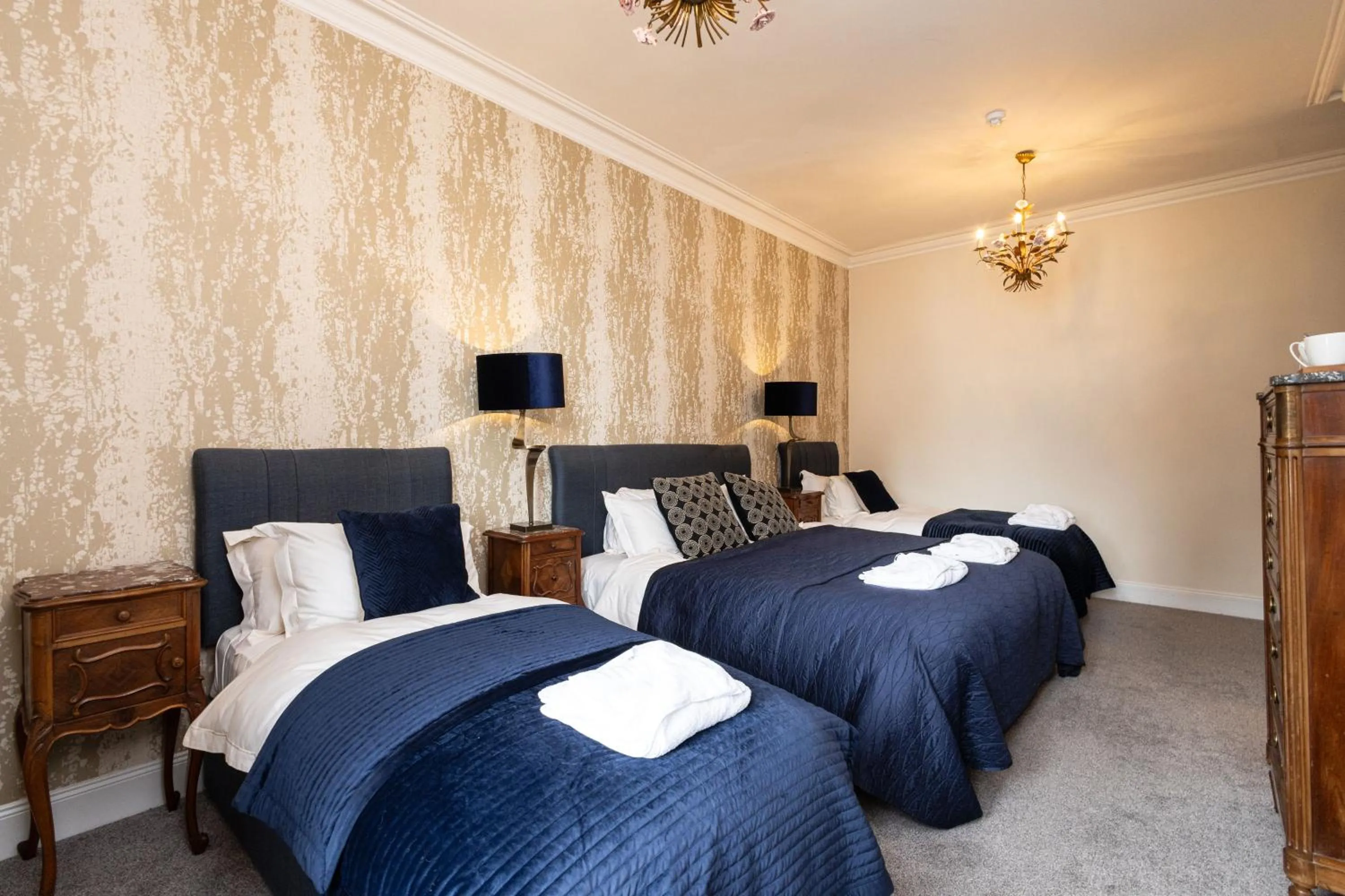 Bedroom, Bed in Altskeith Country House