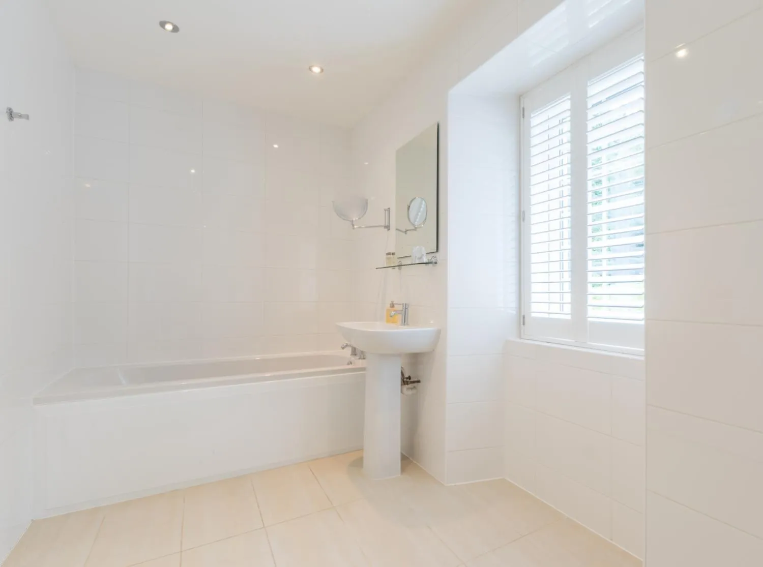 Bathroom in Altskeith Country House
