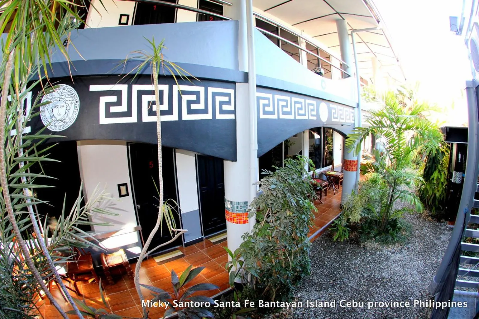 Micky Santoro Hotel & Restaurant