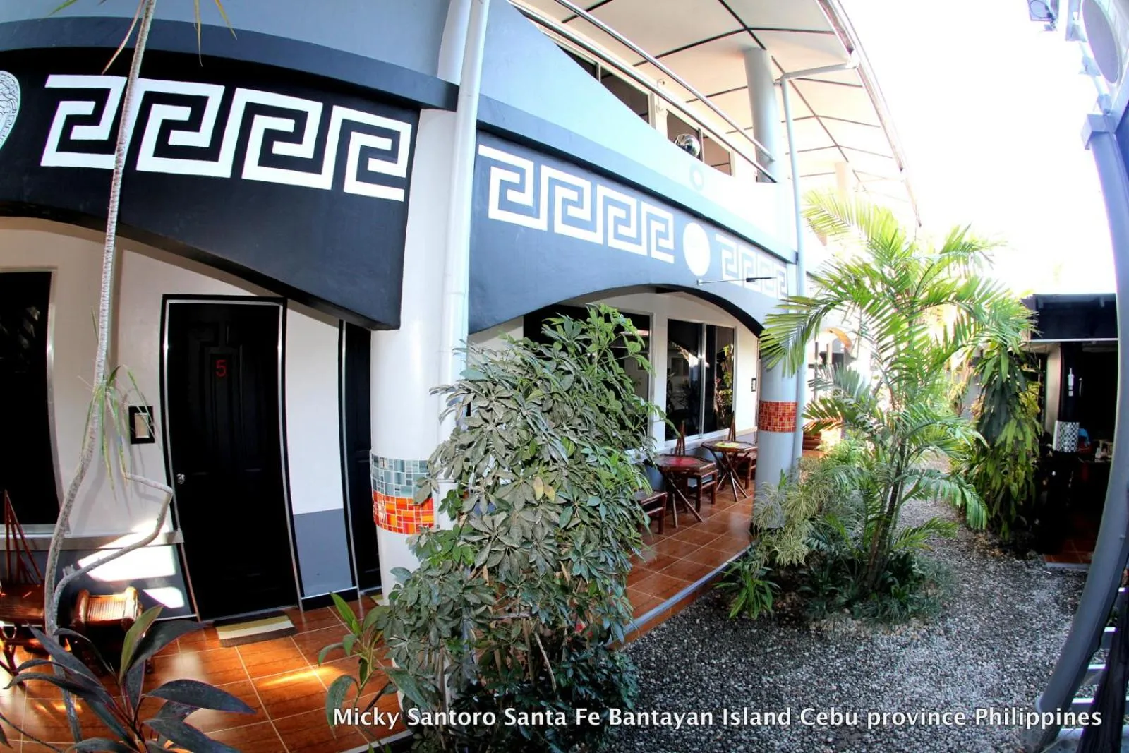 Micky Santoro Hotel & Restaurant