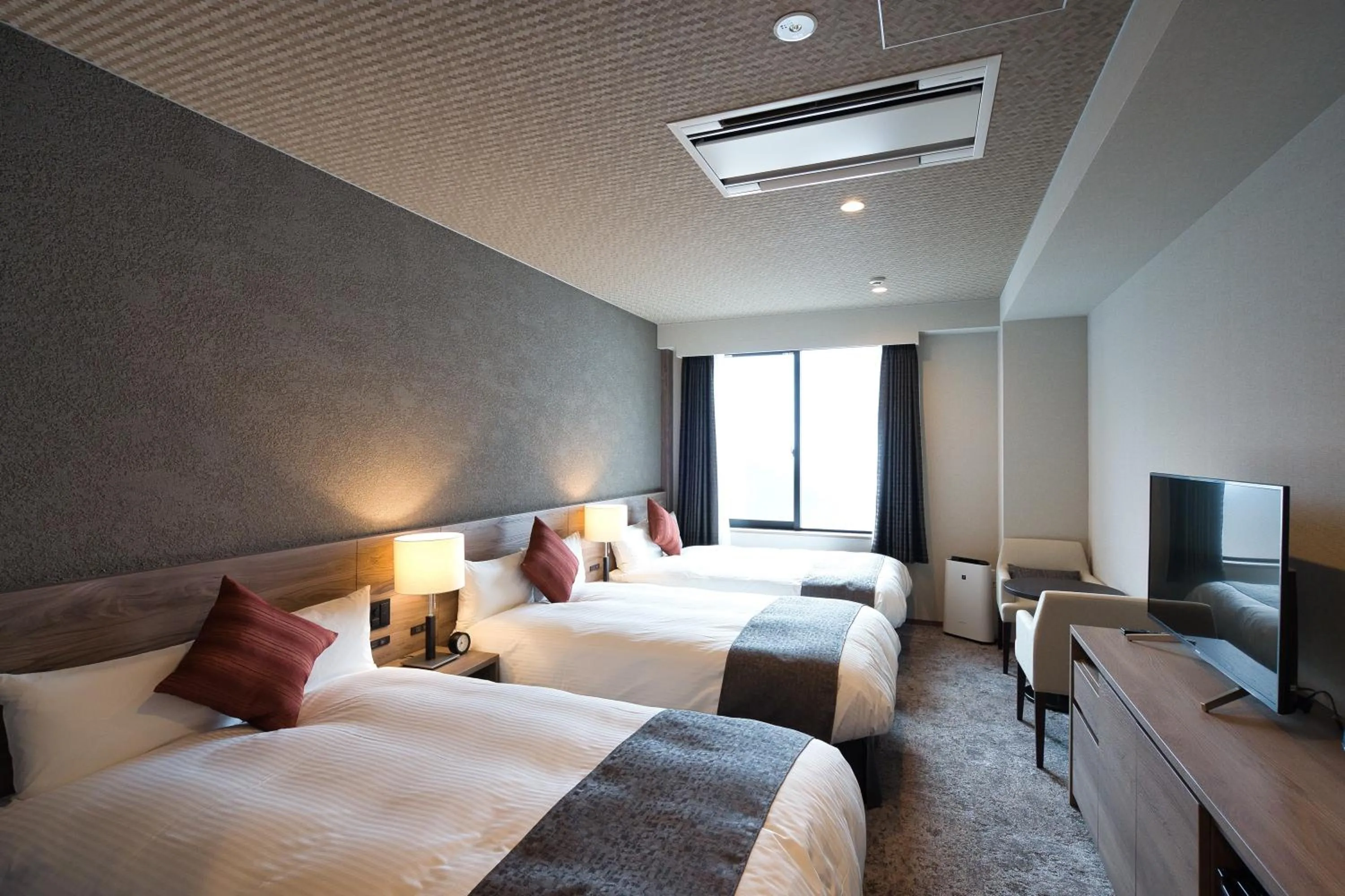 Photo of the whole room, Bed in Winery Hotel and Condominium HITOHANA