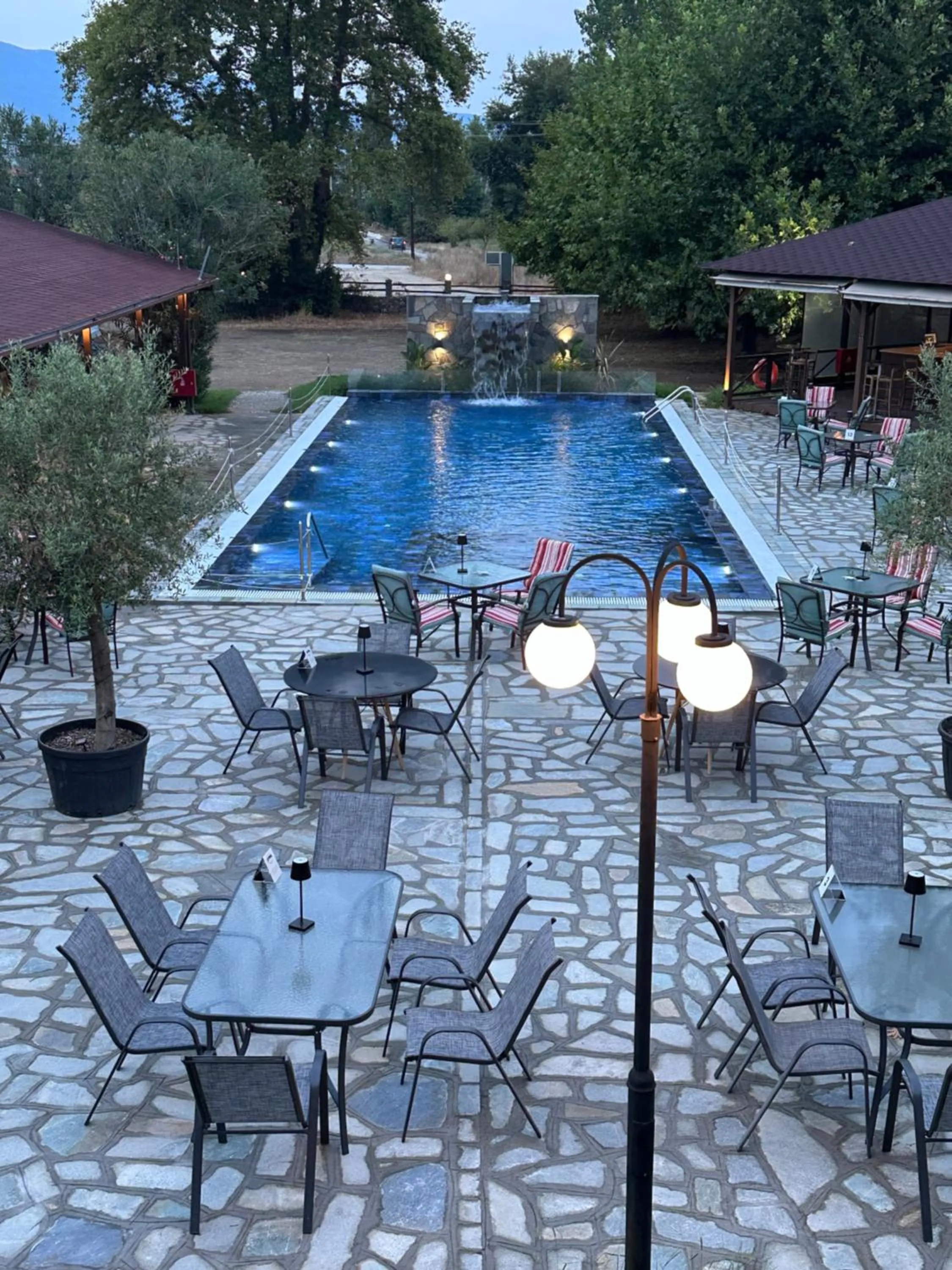 Restaurant/places to eat in Arhontiko Liamas