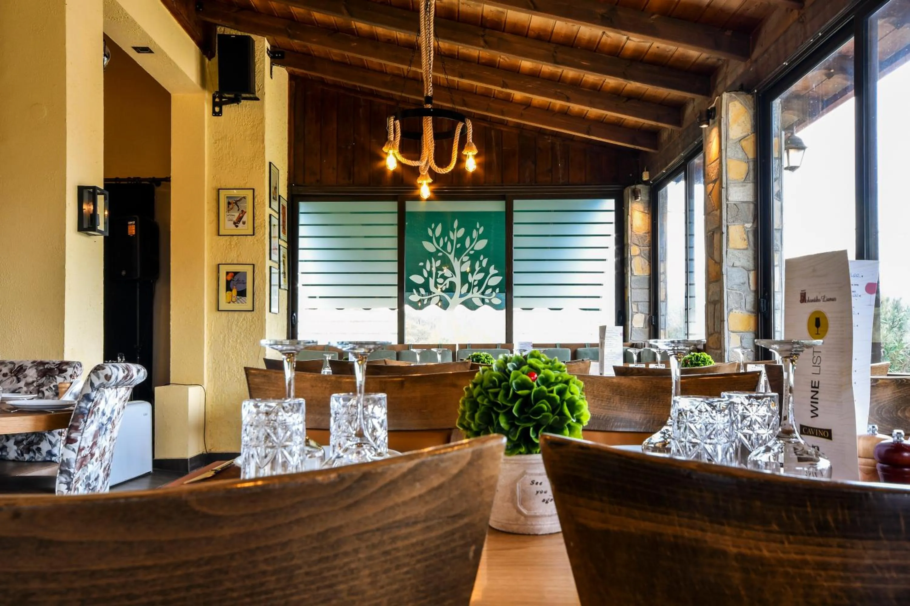 Restaurant/places to eat in Arhontiko Liamas