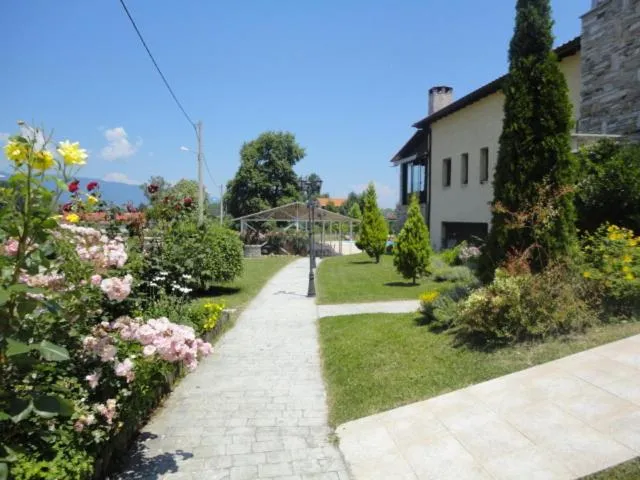 Garden in Arhontiko Liamas