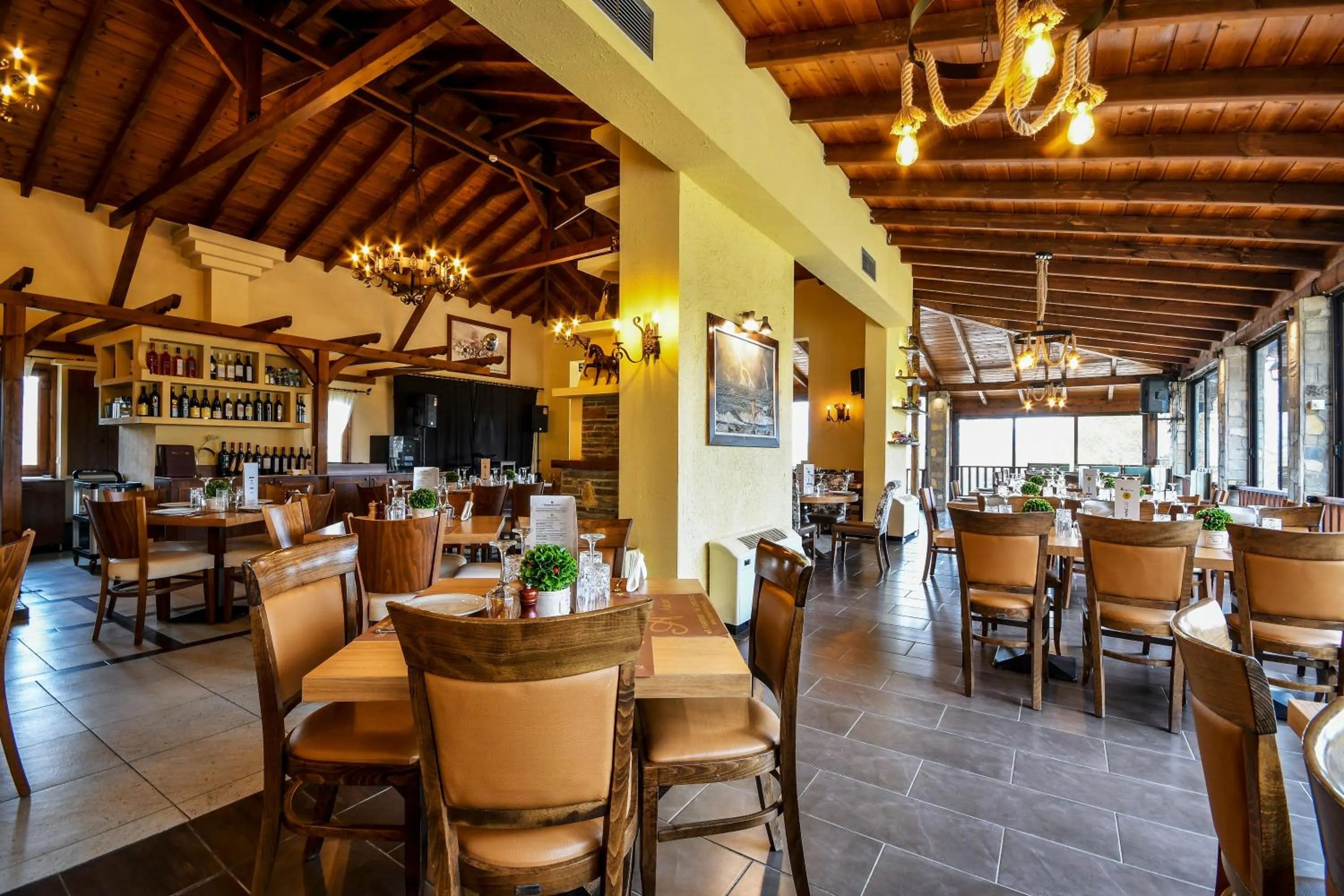 Restaurant/places to eat in Arhontiko Liamas