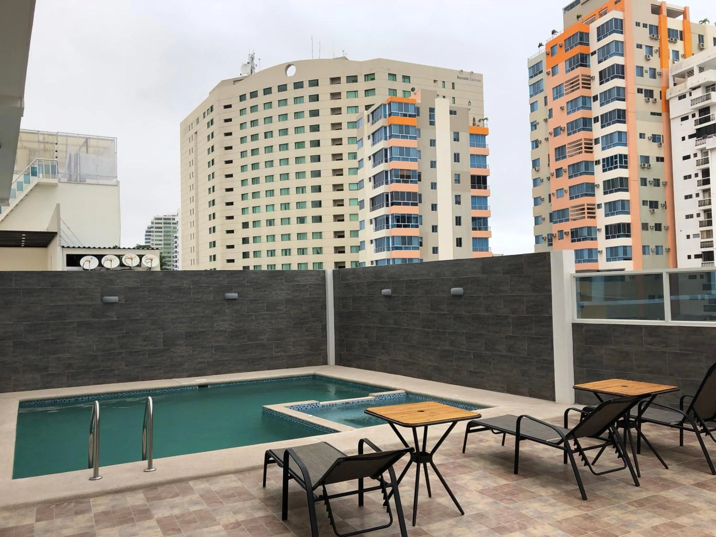 Patio in Torre Marbella Apartamentos de 2 y 3 dormitorios