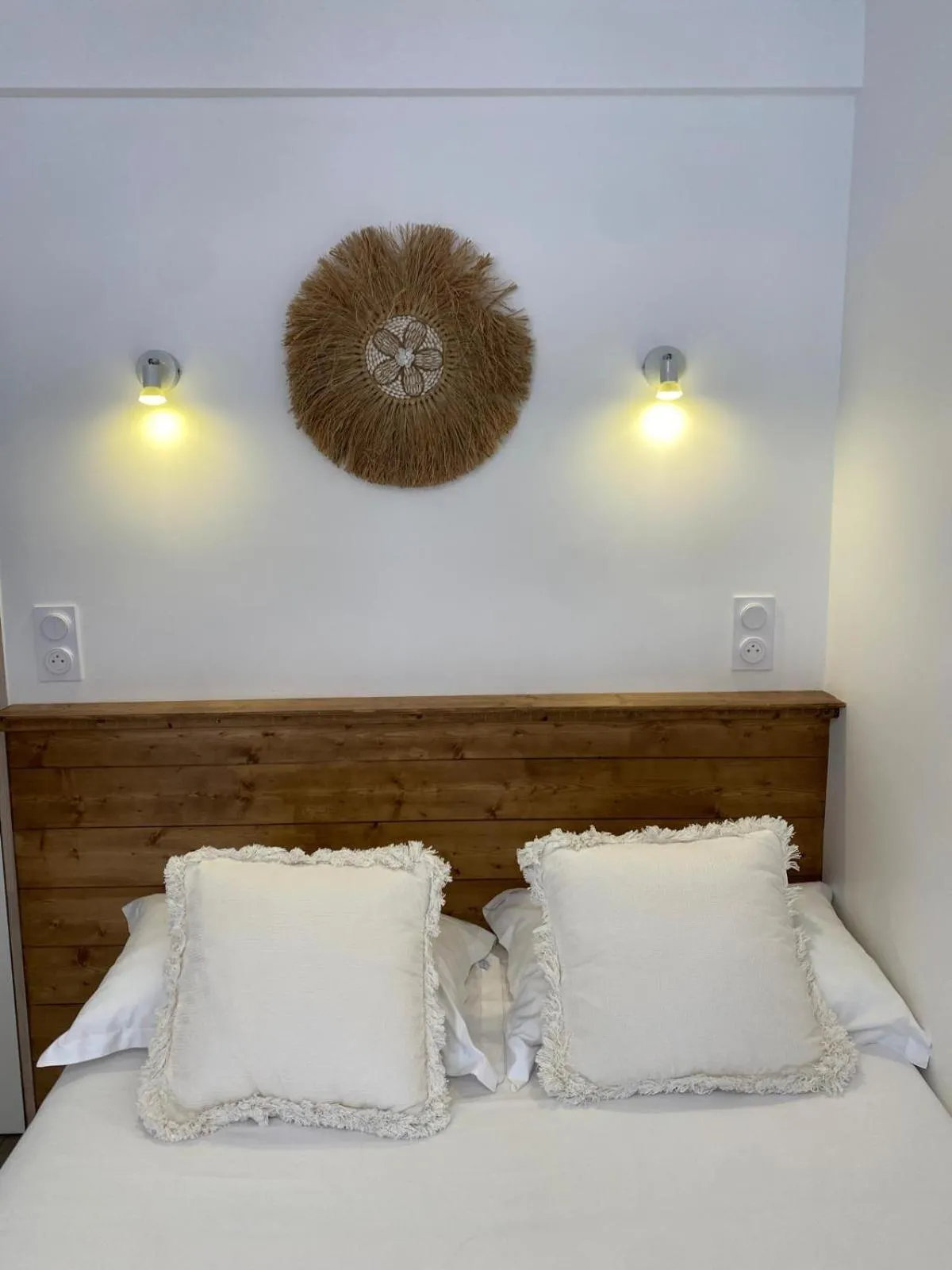 Bed in Hôtel L'Oustaou