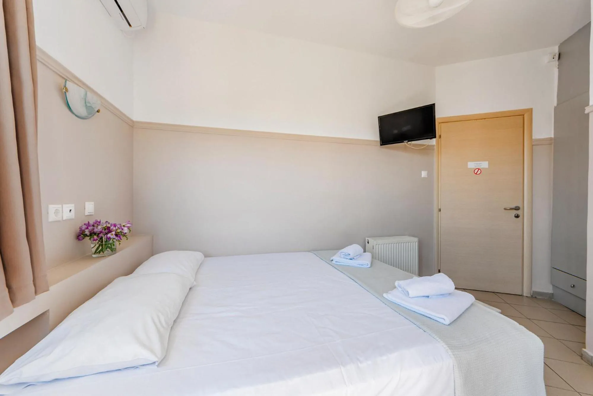 Bedroom, Bed in Phaedra Hotel