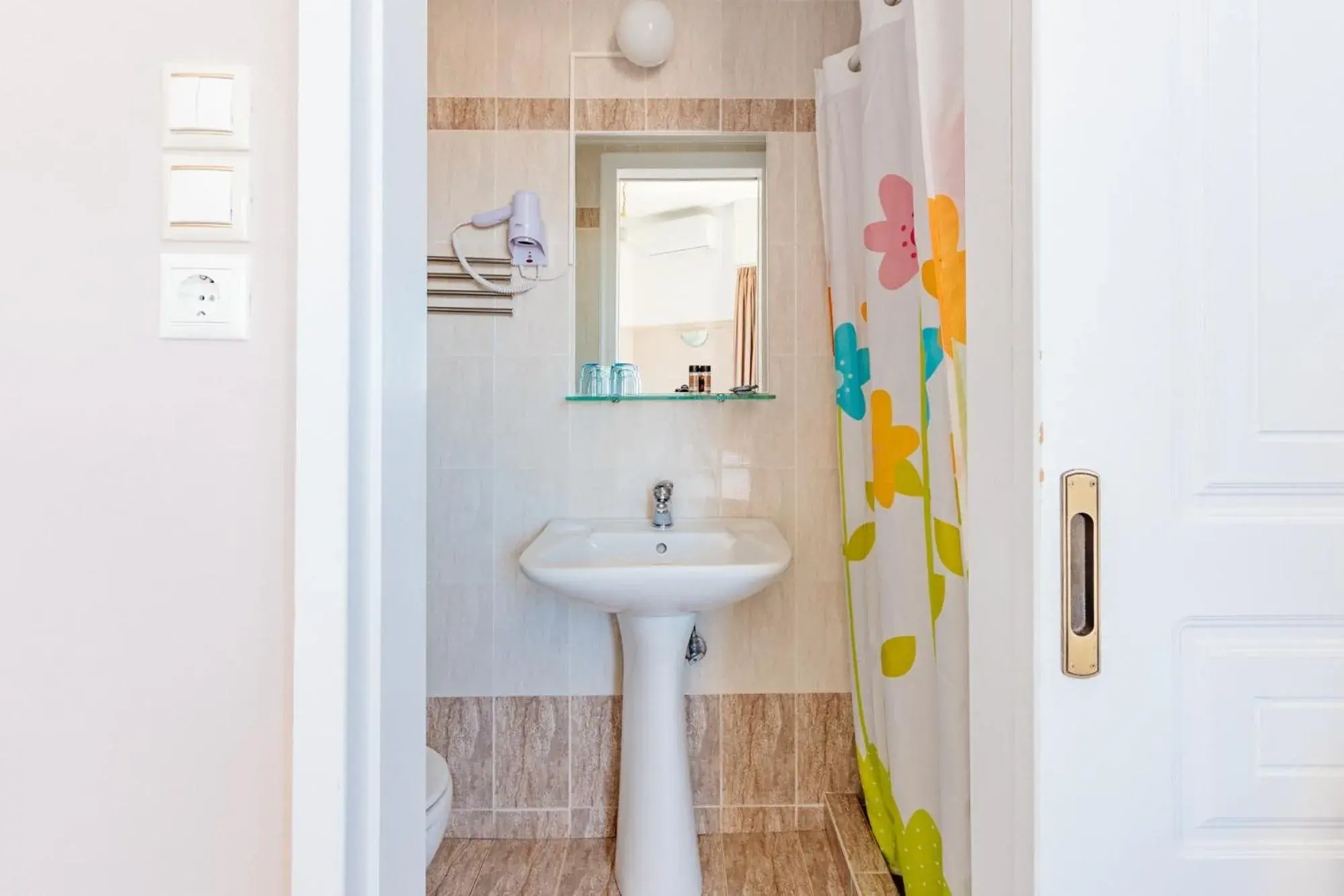 Twin Room with Balcony in Phaedra Hotel Twin Room with Balcony in Phaedra Hotel