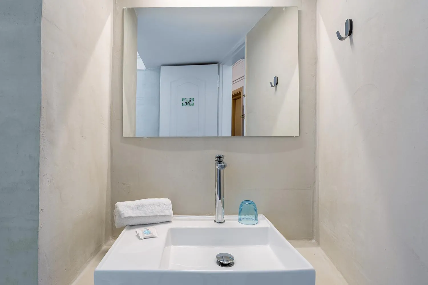 Bathroom in Phaedra Hotel