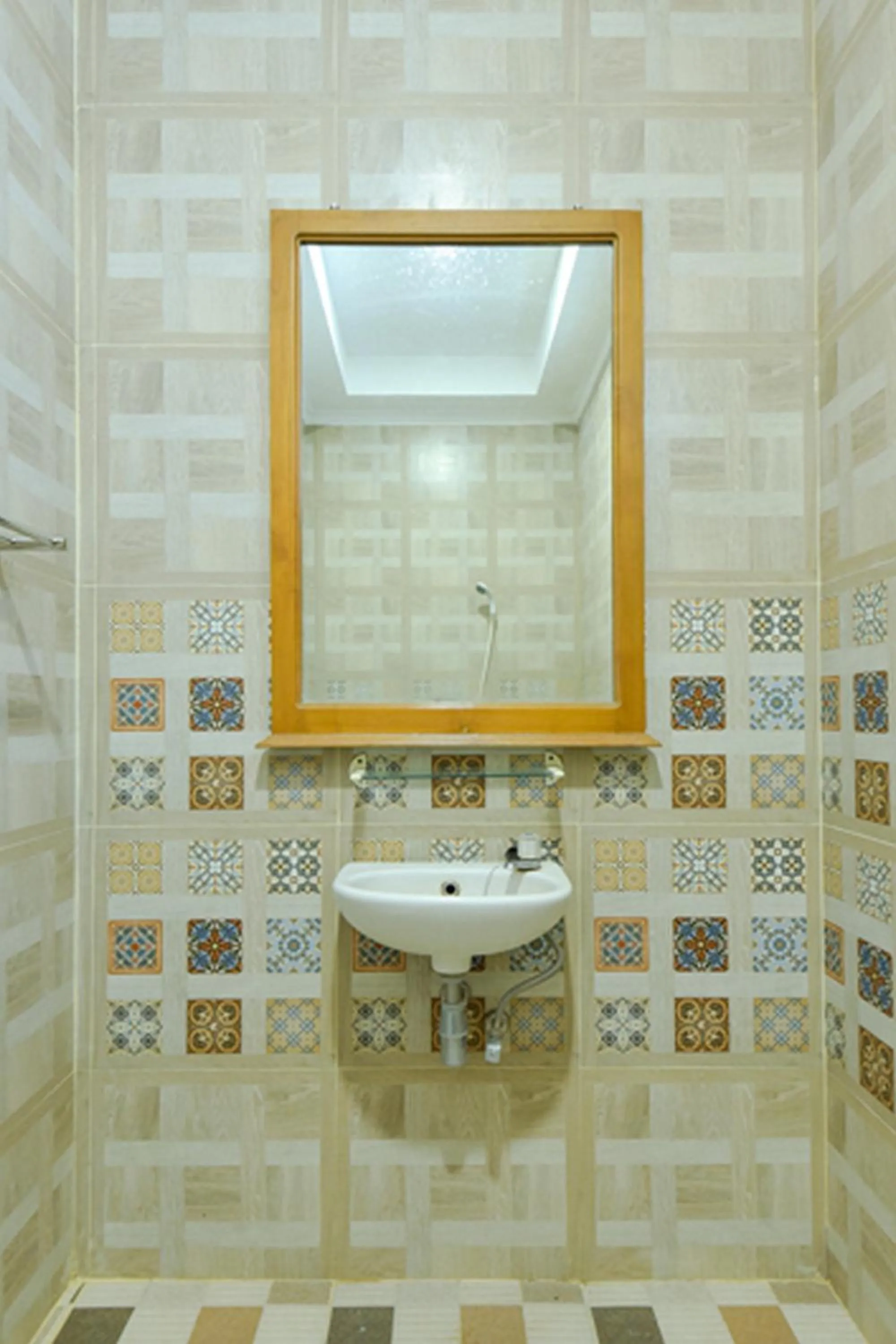 Bathroom in Sekar Ayu Hotel Malioboro Mitra RedDoorz