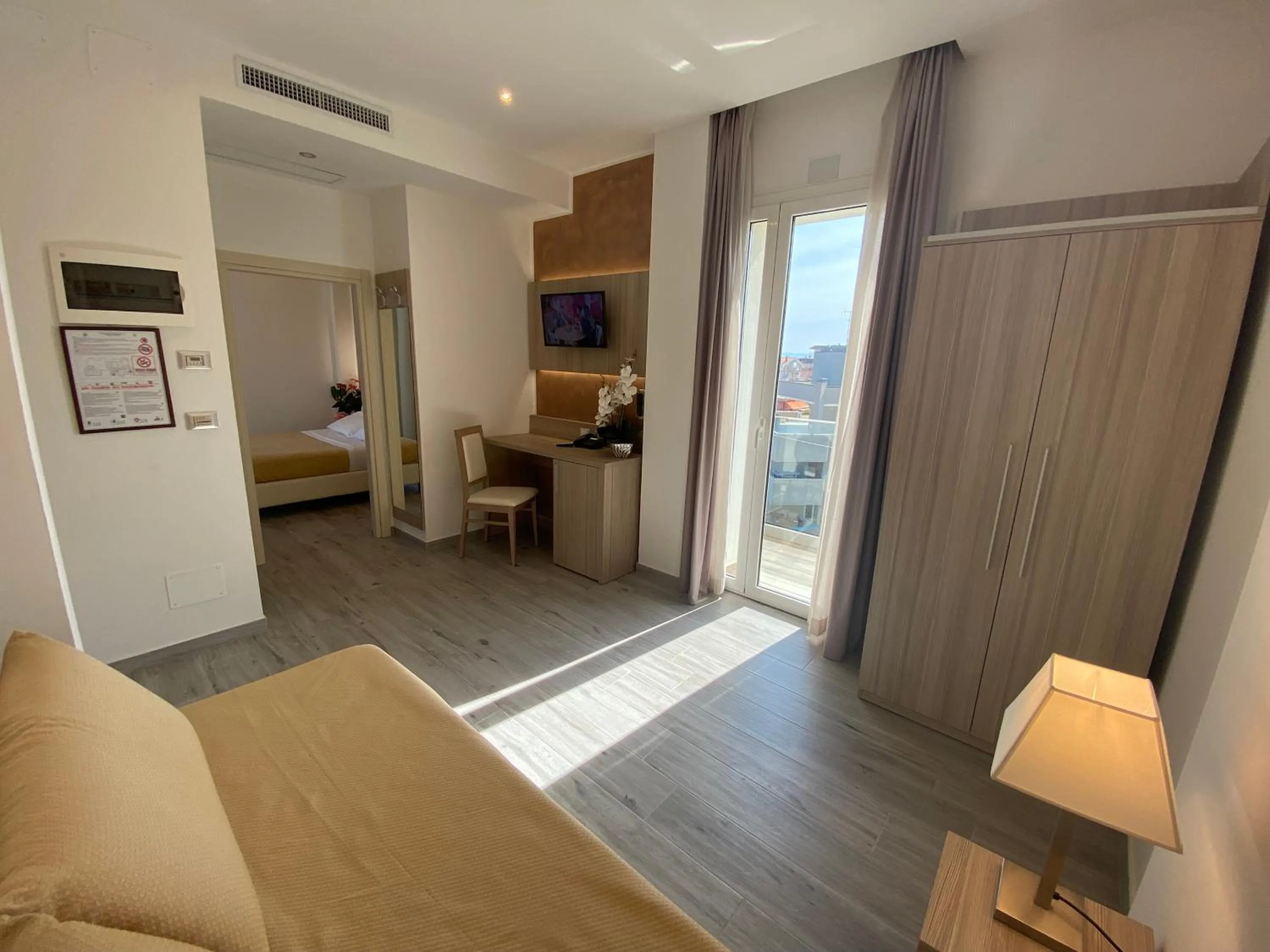 View (from property/room), Bed in Hotel Caesar Paladium