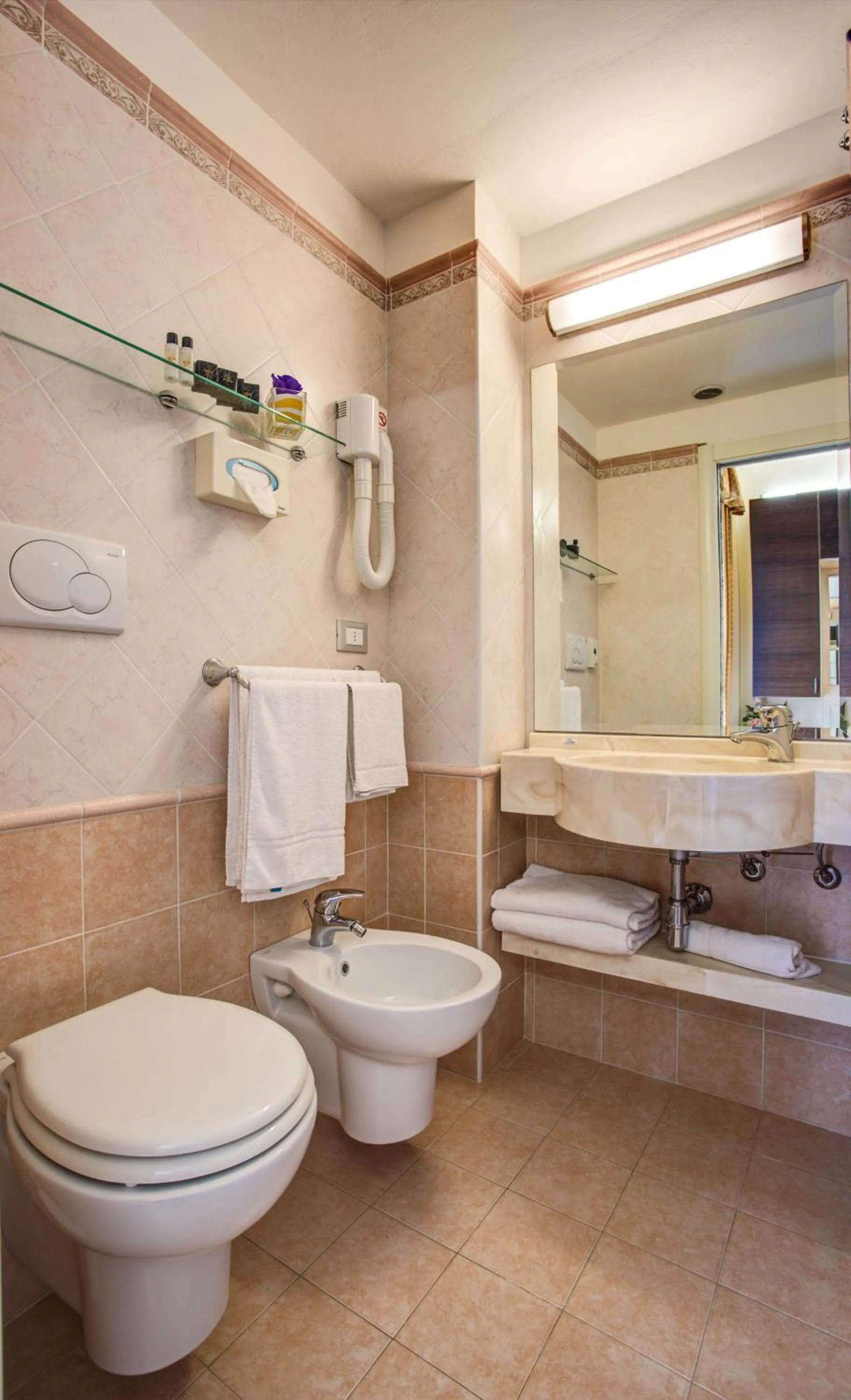 Bathroom in Hotel Caesar Paladium