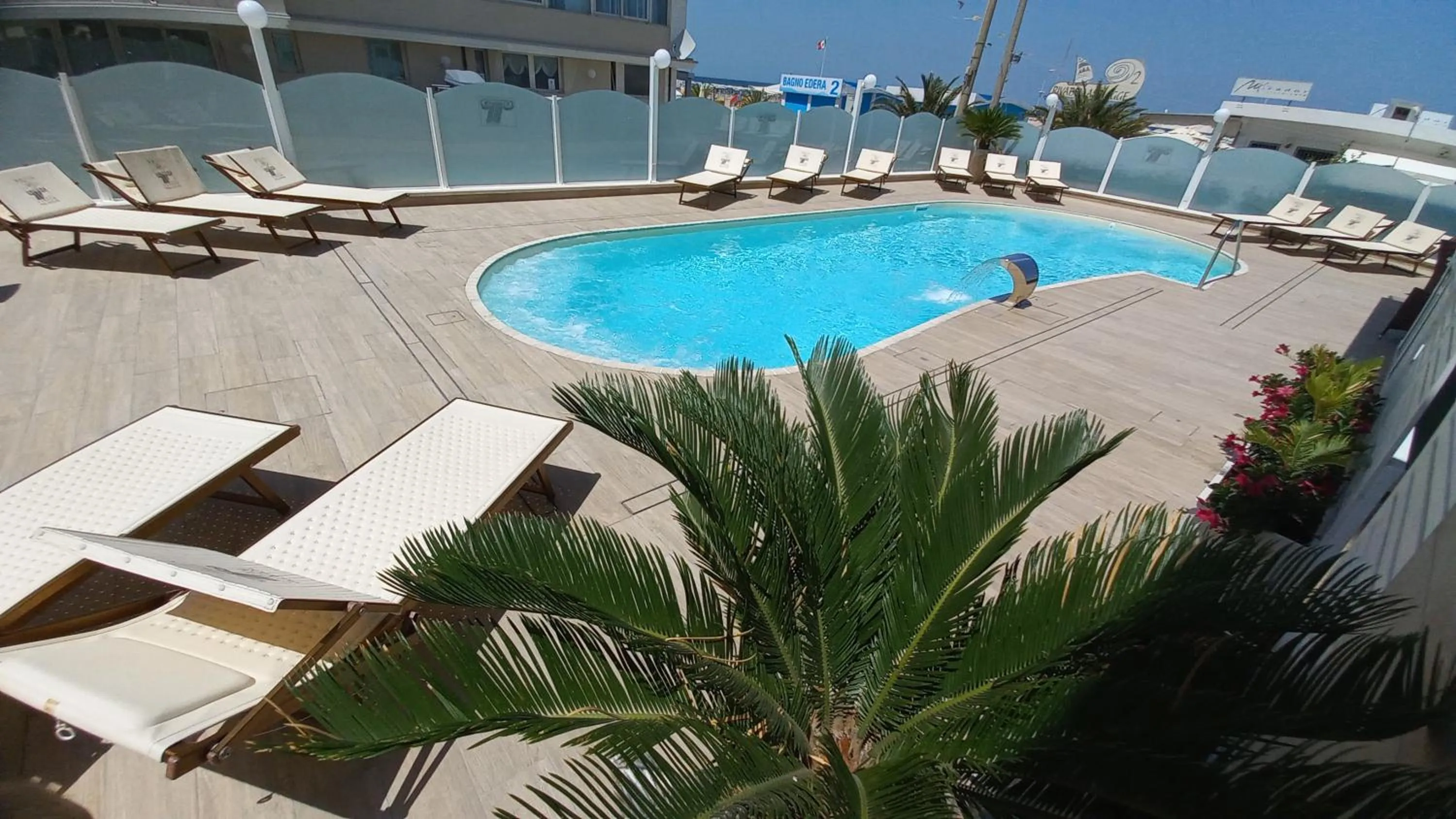 Swimming pool in Hotel Caesar Paladium