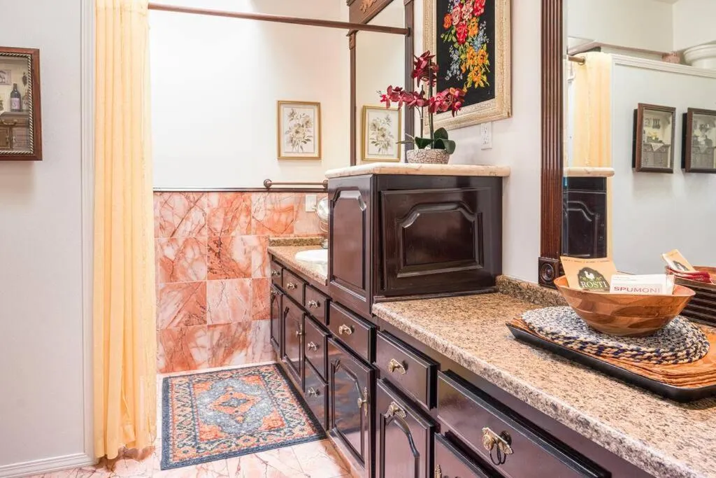 Entire Second Flr - Santa Monica Luxury Roman Villa