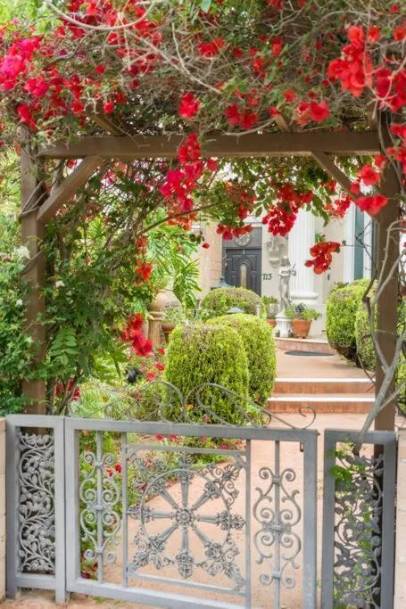 Entire Second Flr - Santa Monica Luxury Roman Villa