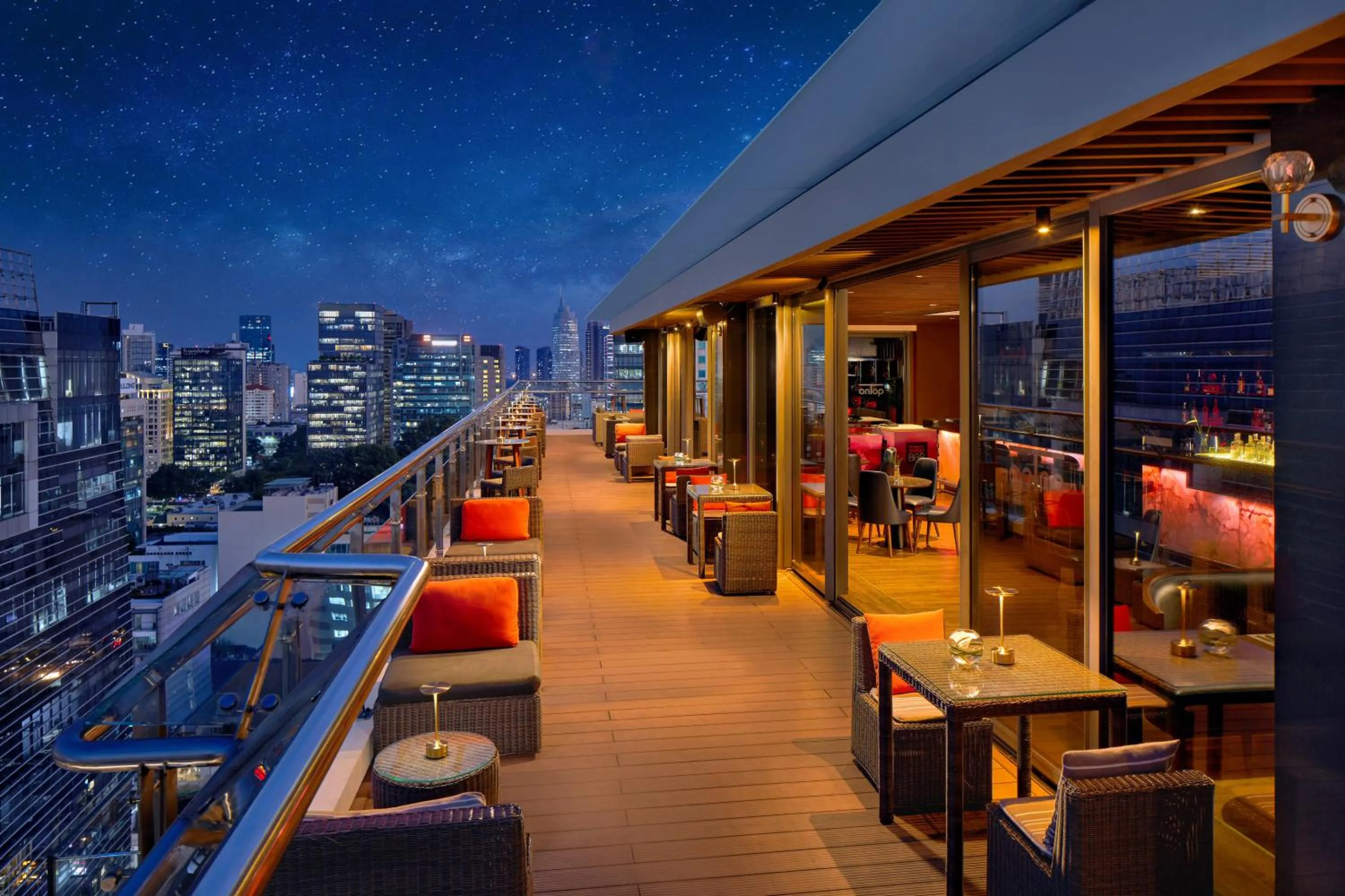 Lounge or bar in Novotel Saigon Centre