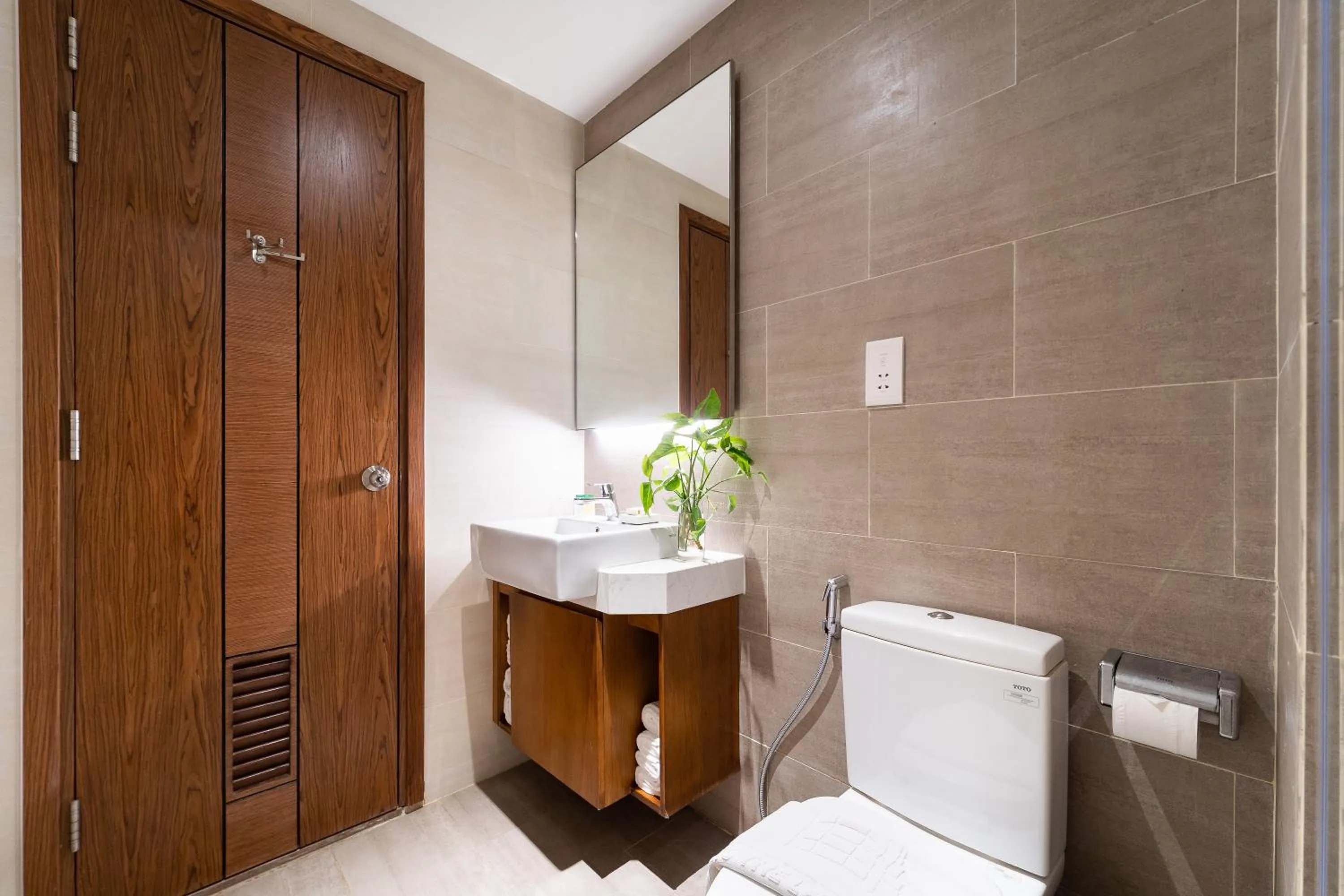 Shower in DIC Star Landmark