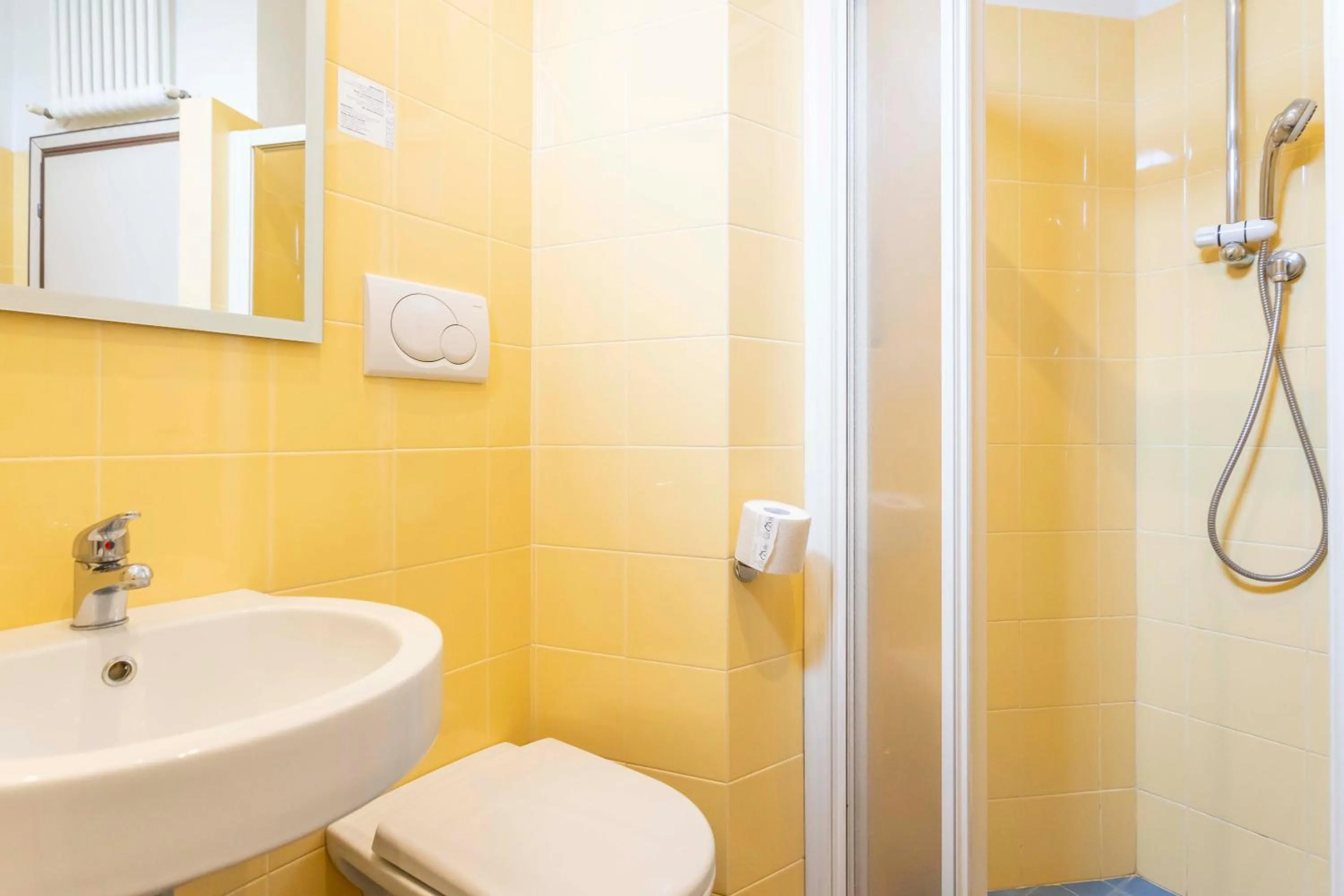 Bathroom in Hotel City