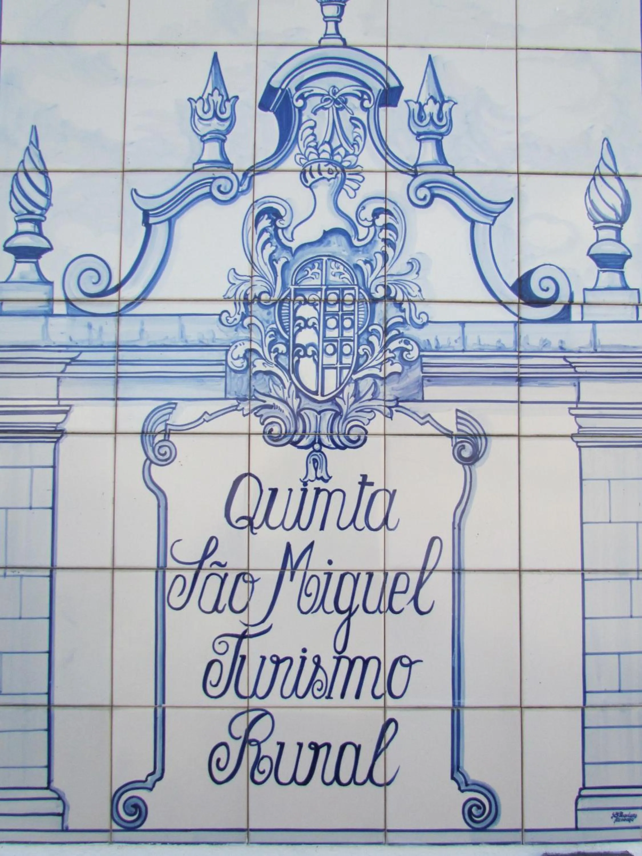 Decorative detail in Quinta Sao Miguel de Arcos