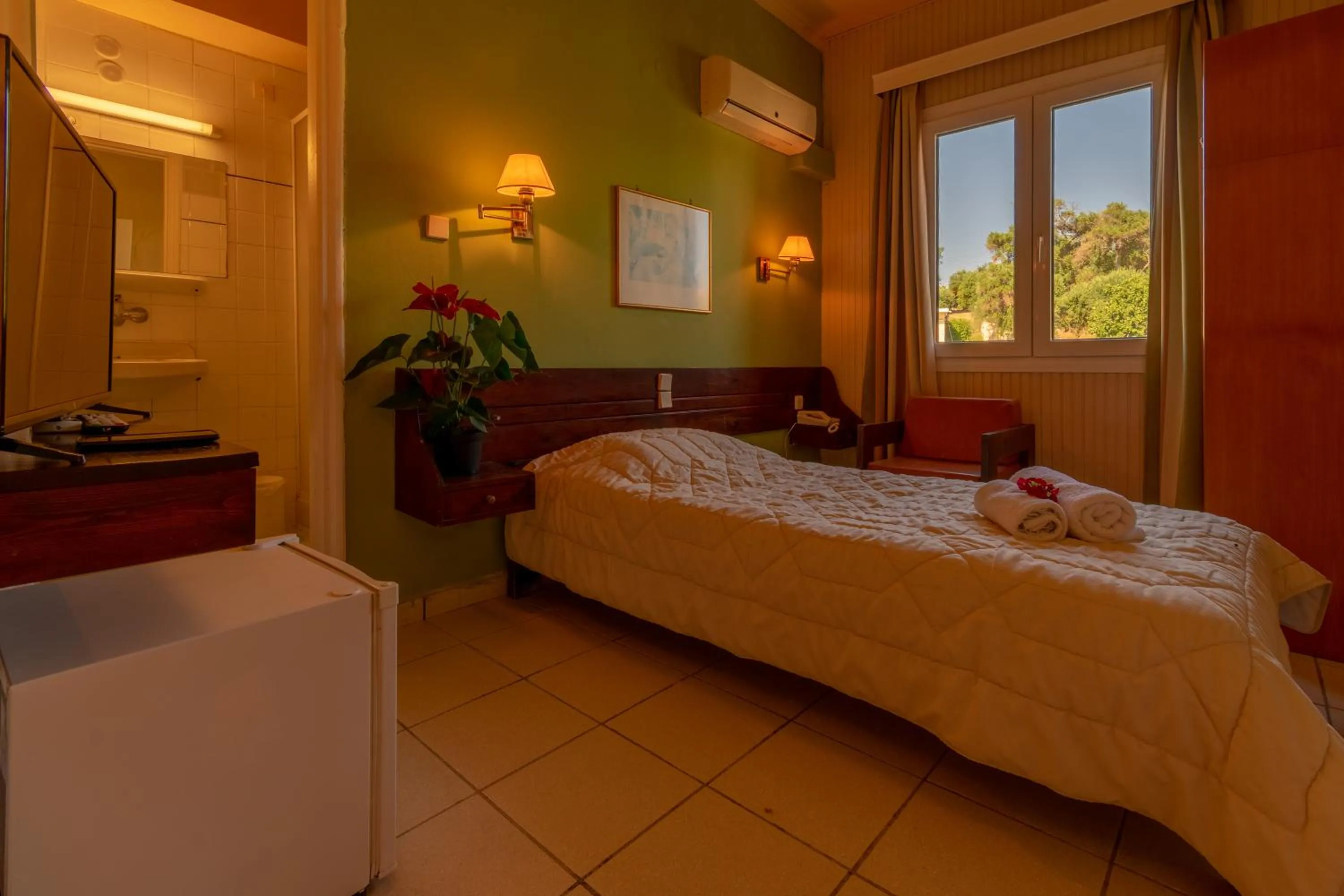 Bedroom, Bed in Aegli Hotel