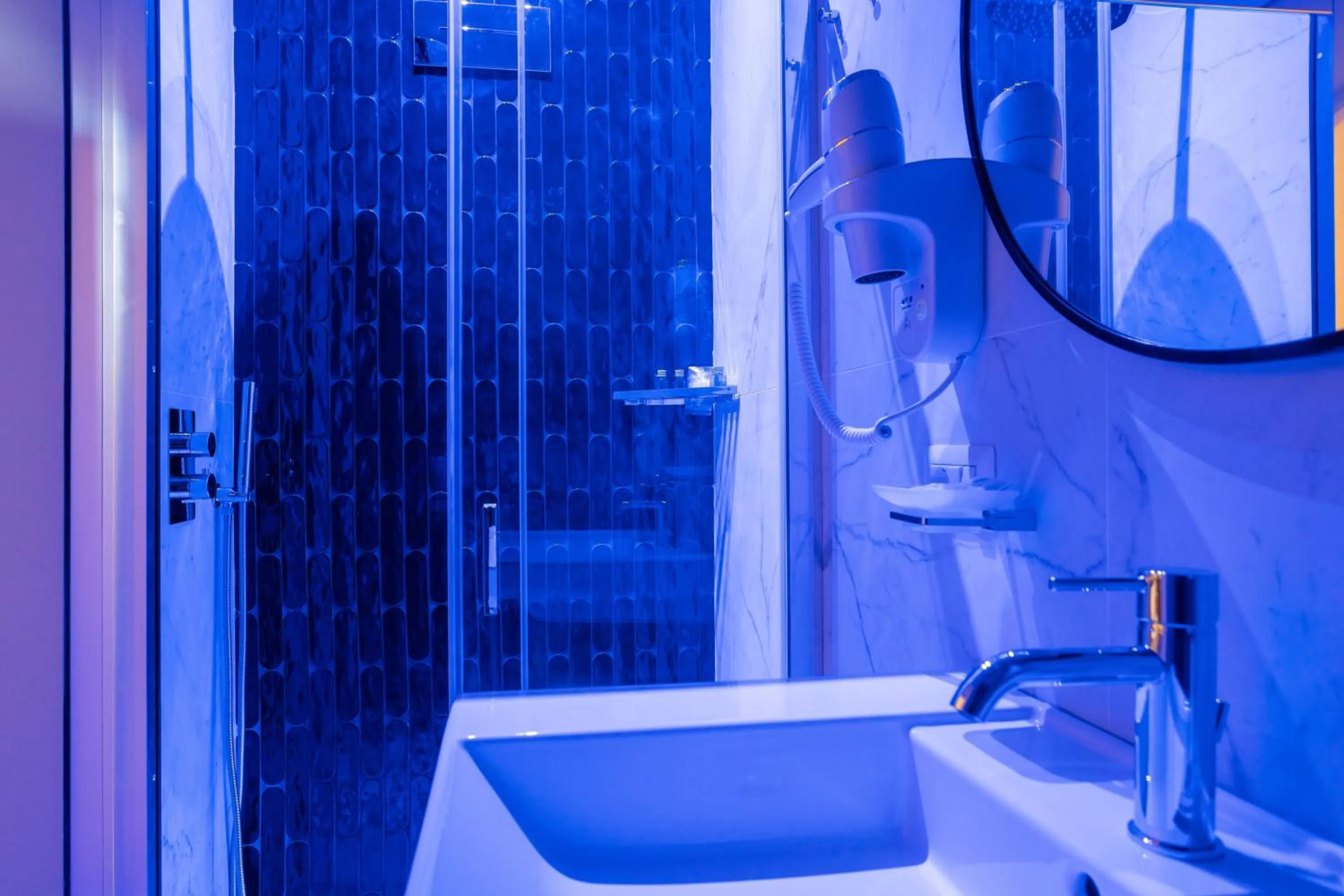 Shower in Gh Trevi Fountain