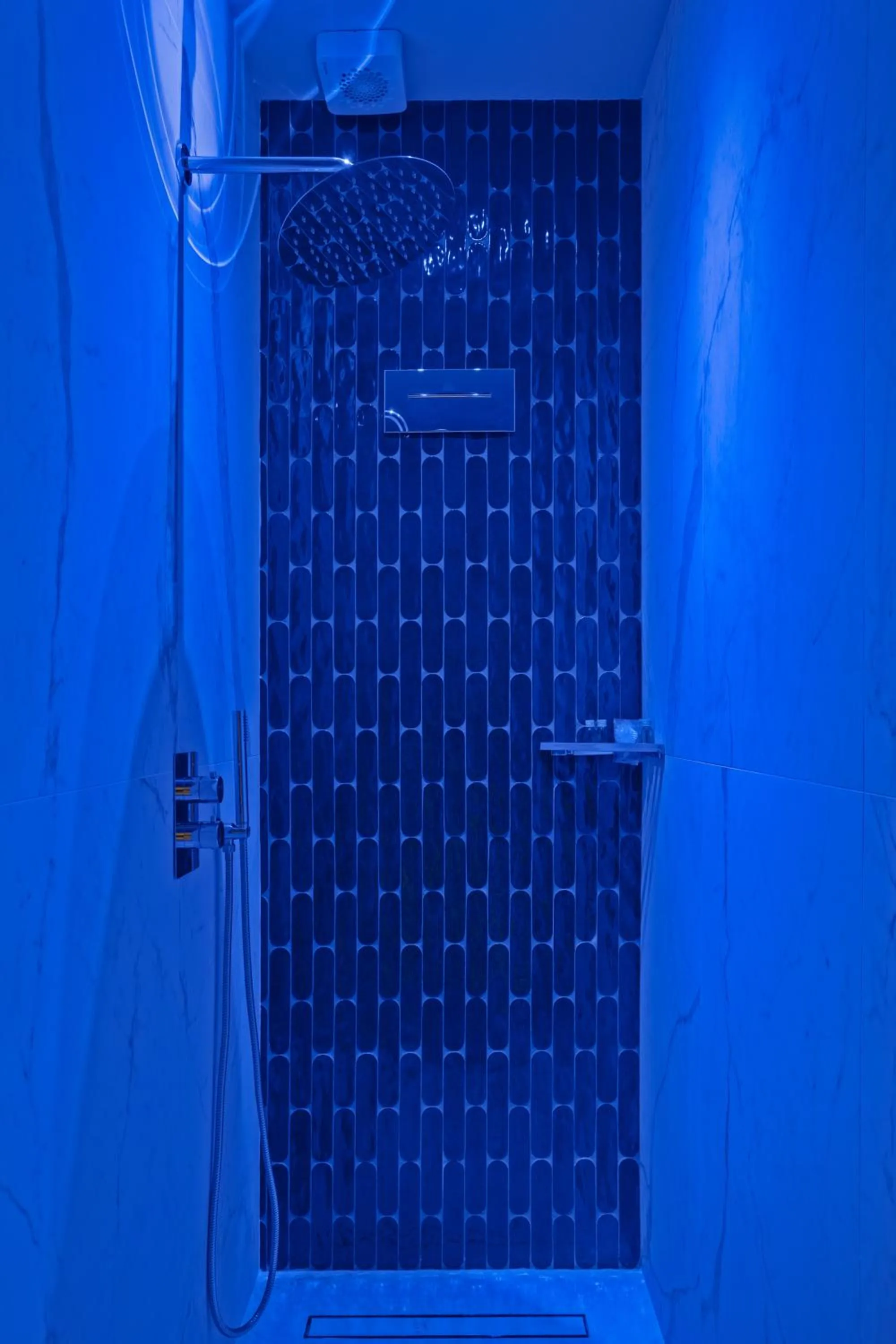 Shower in Gh Trevi Fountain