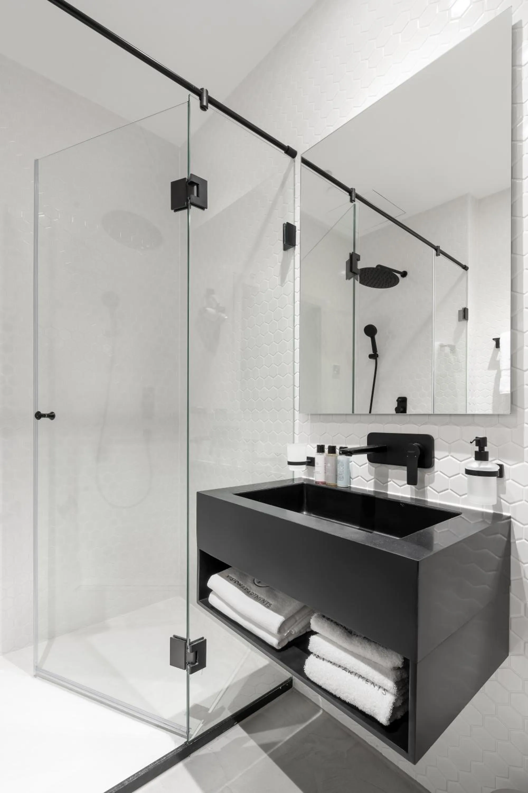 Shower in VISIONAPARTMENTS Bucharest - contactless check-in