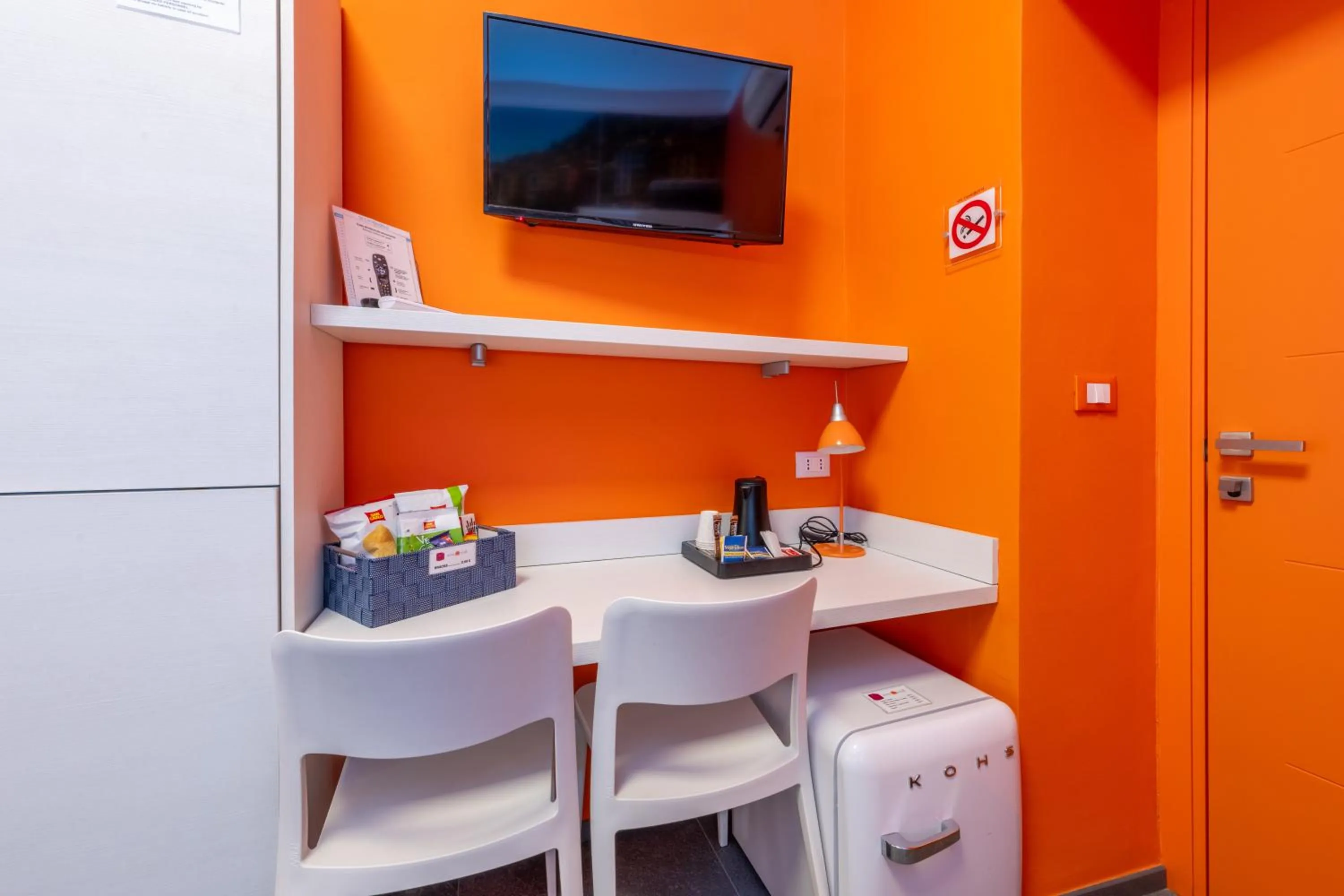 TV and multimedia in Hotel Fiume