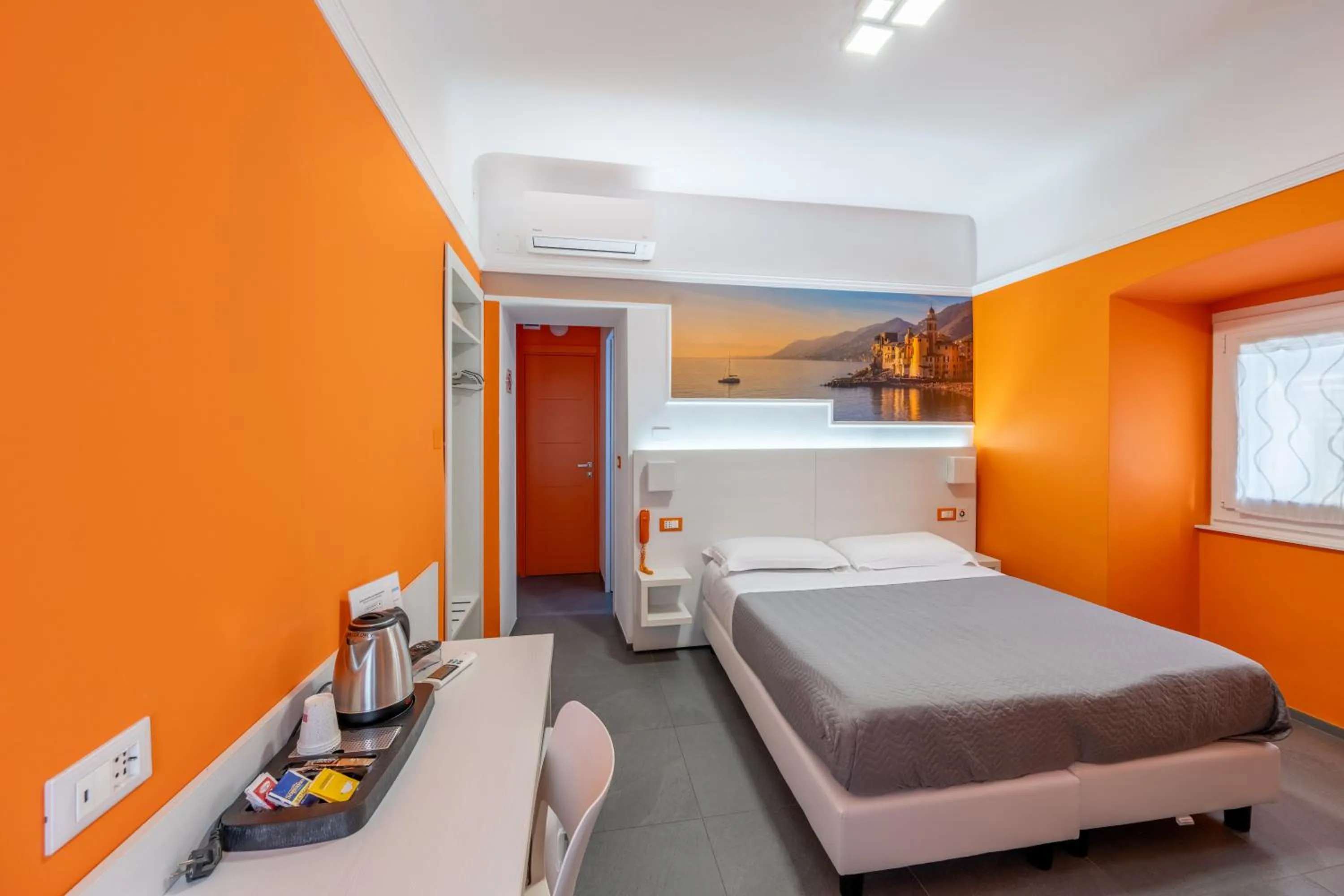 Photo of the whole room, Bed in Hotel Fiume