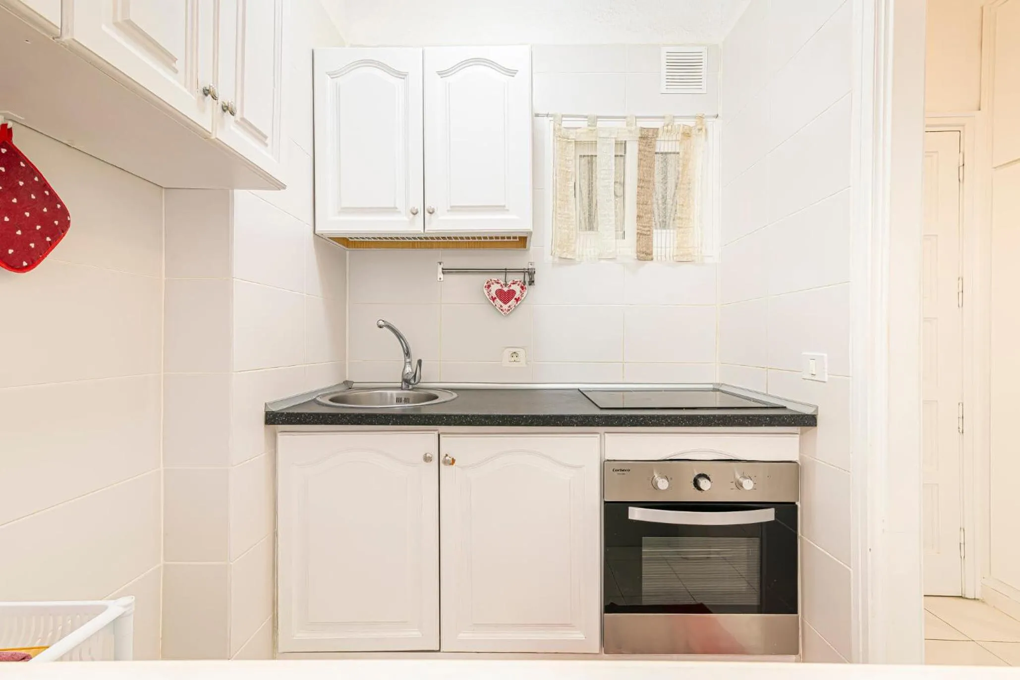Kitchen or kitchenette in Los Angeles 244 WiFi Pool