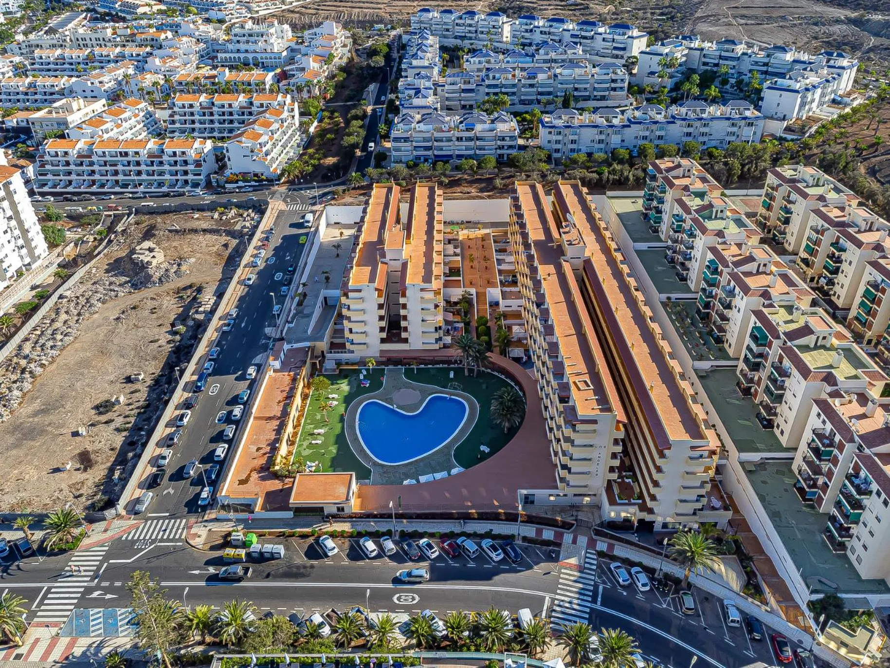 Bird's eye view in Los Angeles 244 WiFi Pool