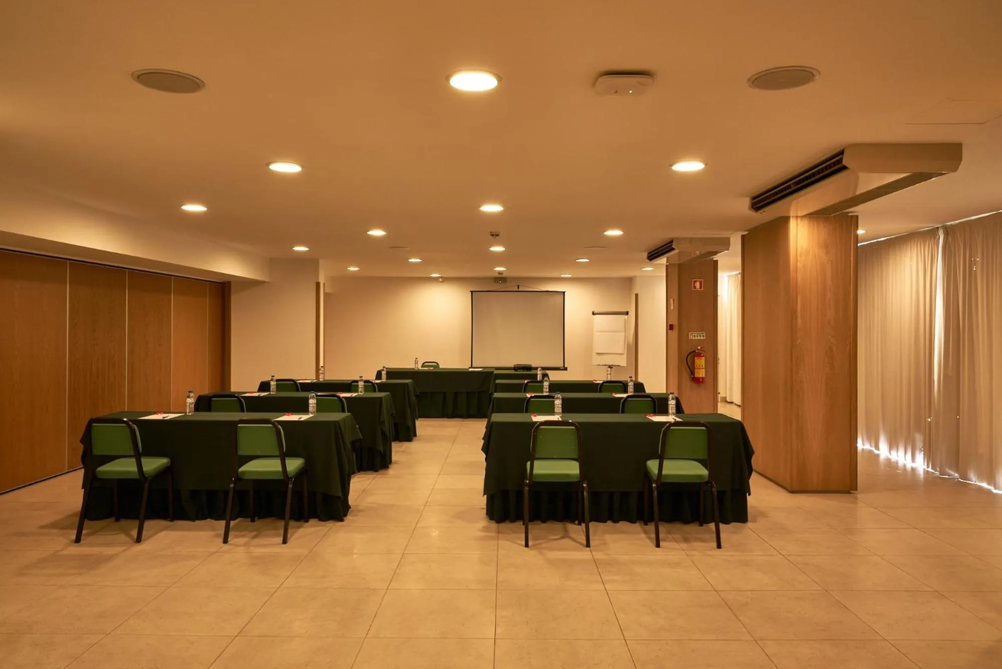 Meeting/conference room in Leziria Parque Hotel
