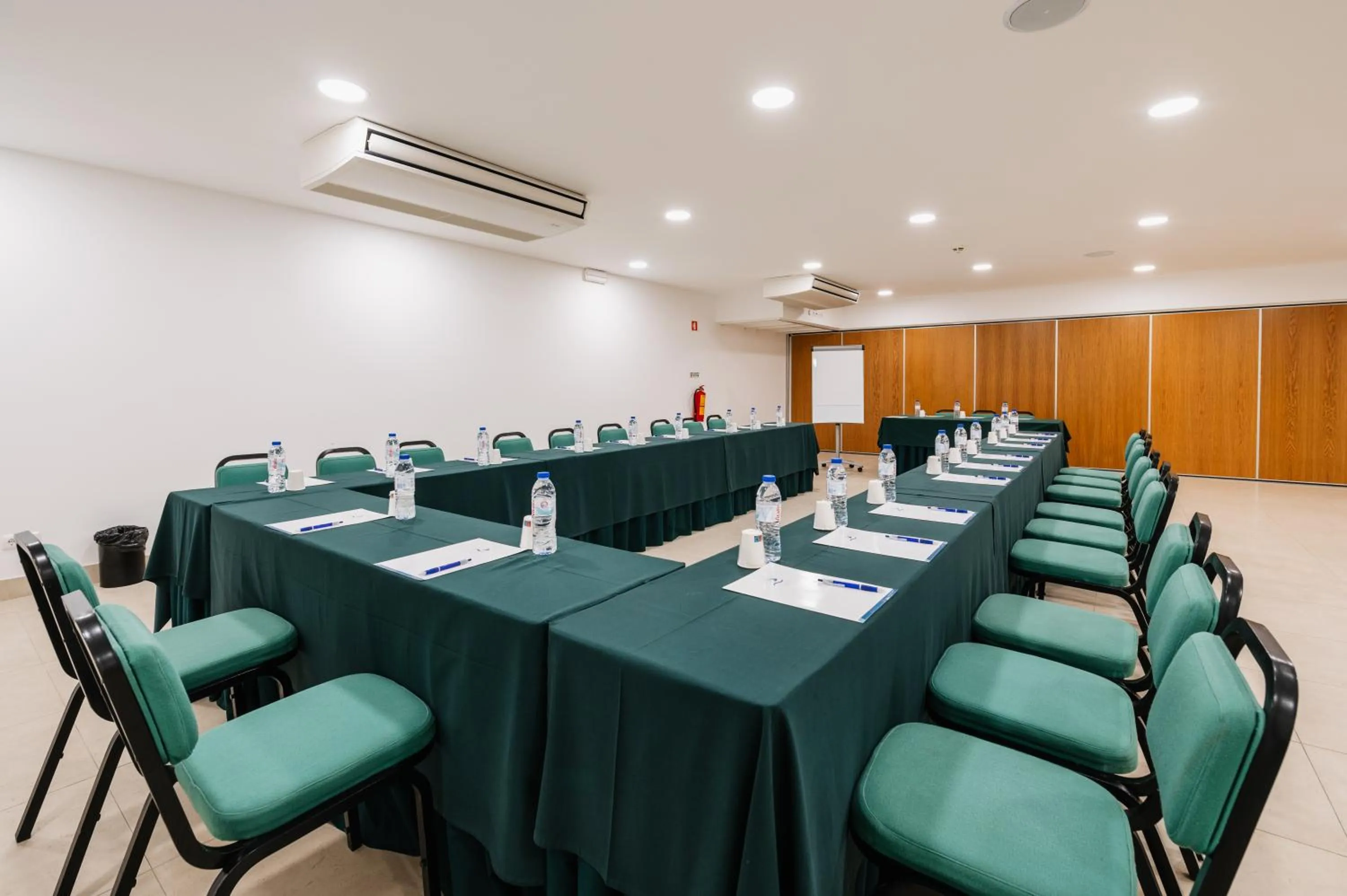 Meeting/conference room in Leziria Parque Hotel