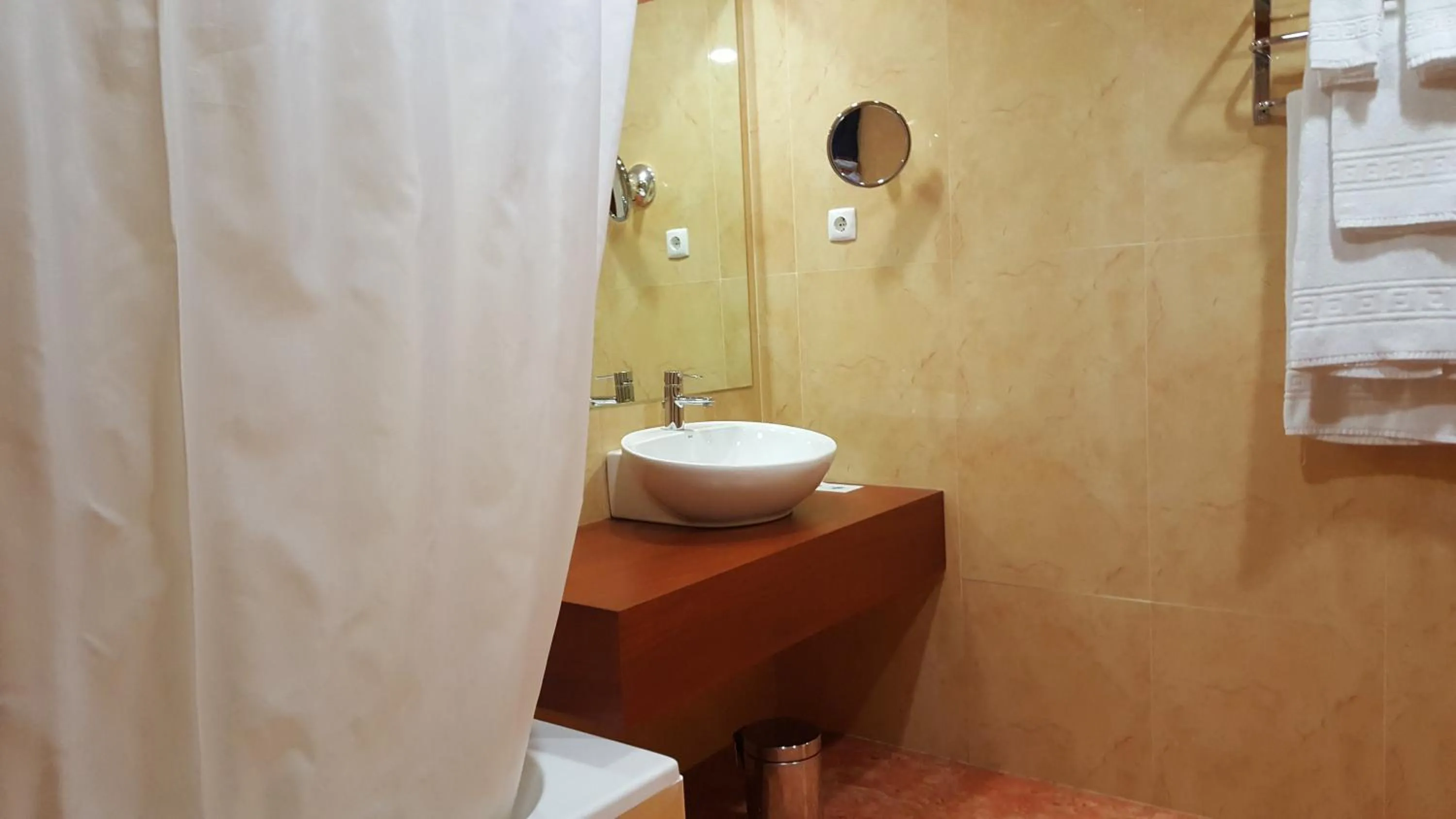 Bathroom in Leziria Parque Hotel