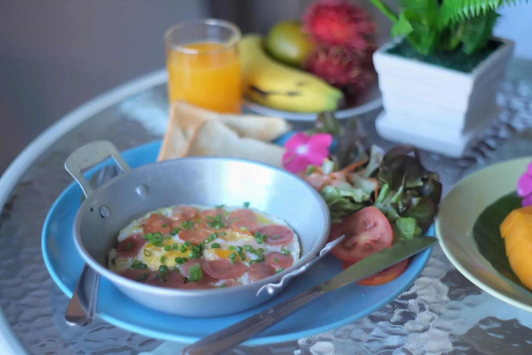 Food and drinks in A Lanna Boutique House