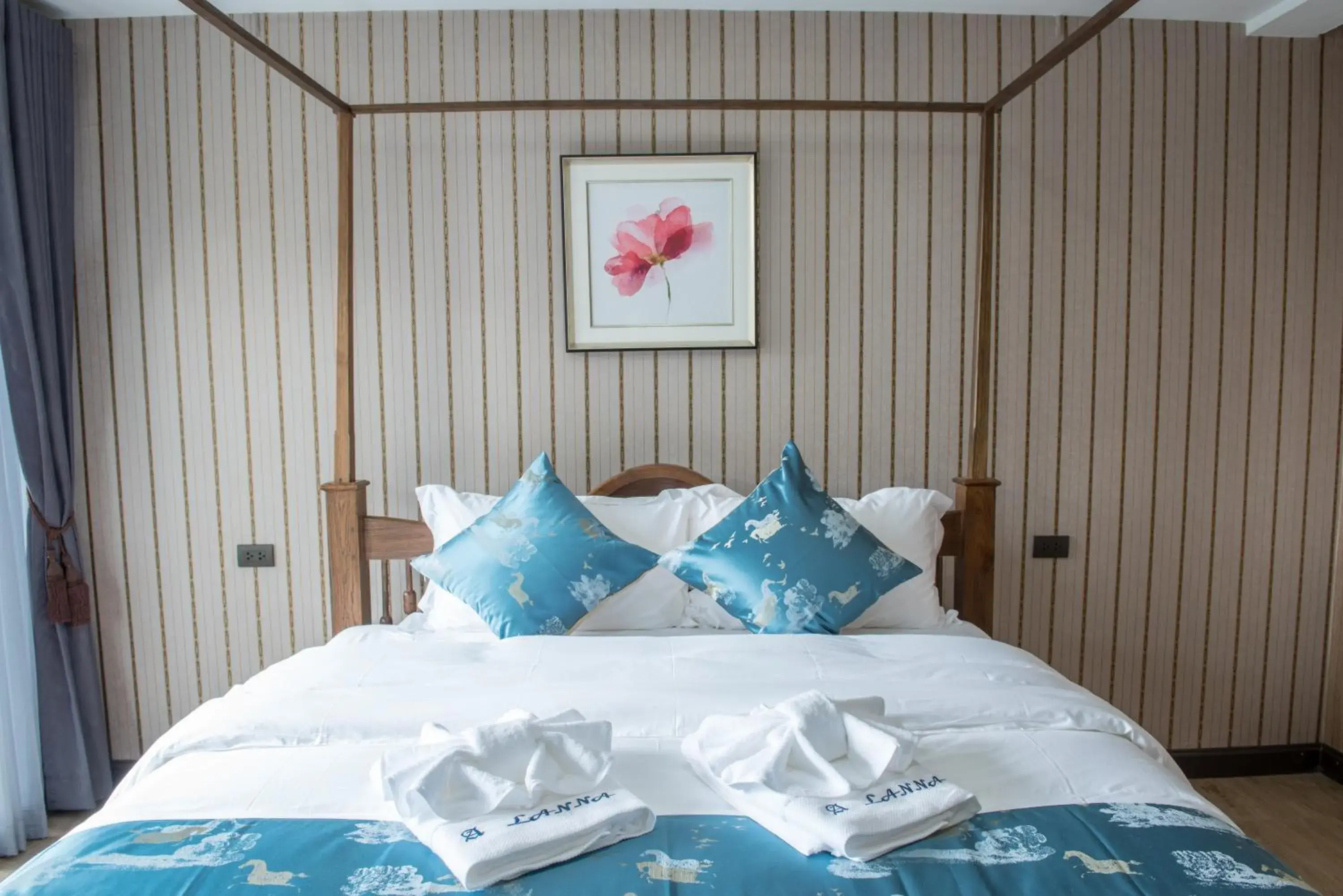 Deluxe Double Room with Balcony in A Lanna Boutique House Deluxe Double Room with Balcony in A Lanna Boutique House