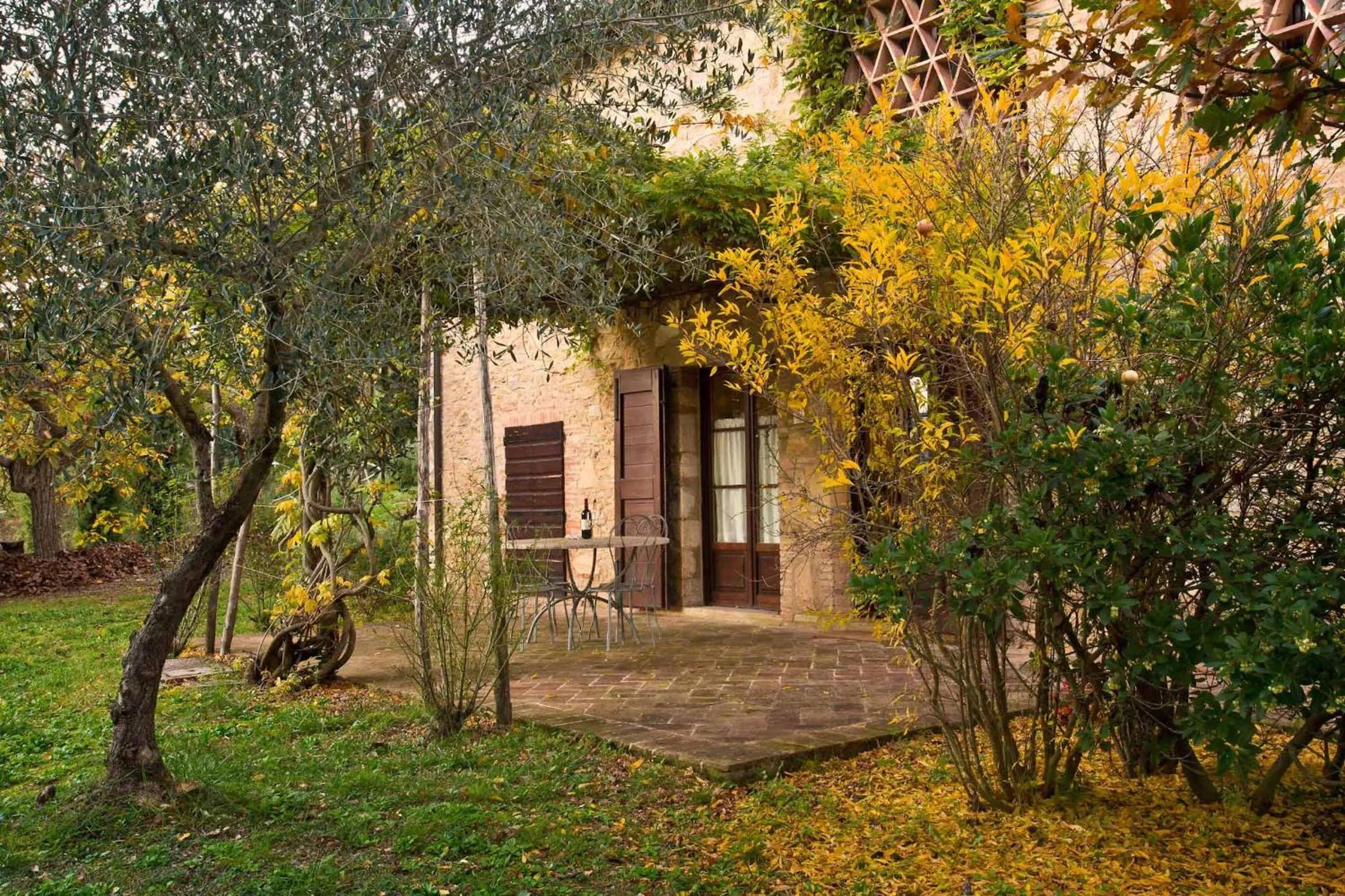 Property building in Le Mascie