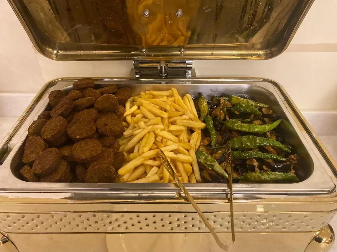 Restaurant/places to eat in Areen Hotel فندق ارين Restaurant/places to eat in Areen Hotel فندق ارين