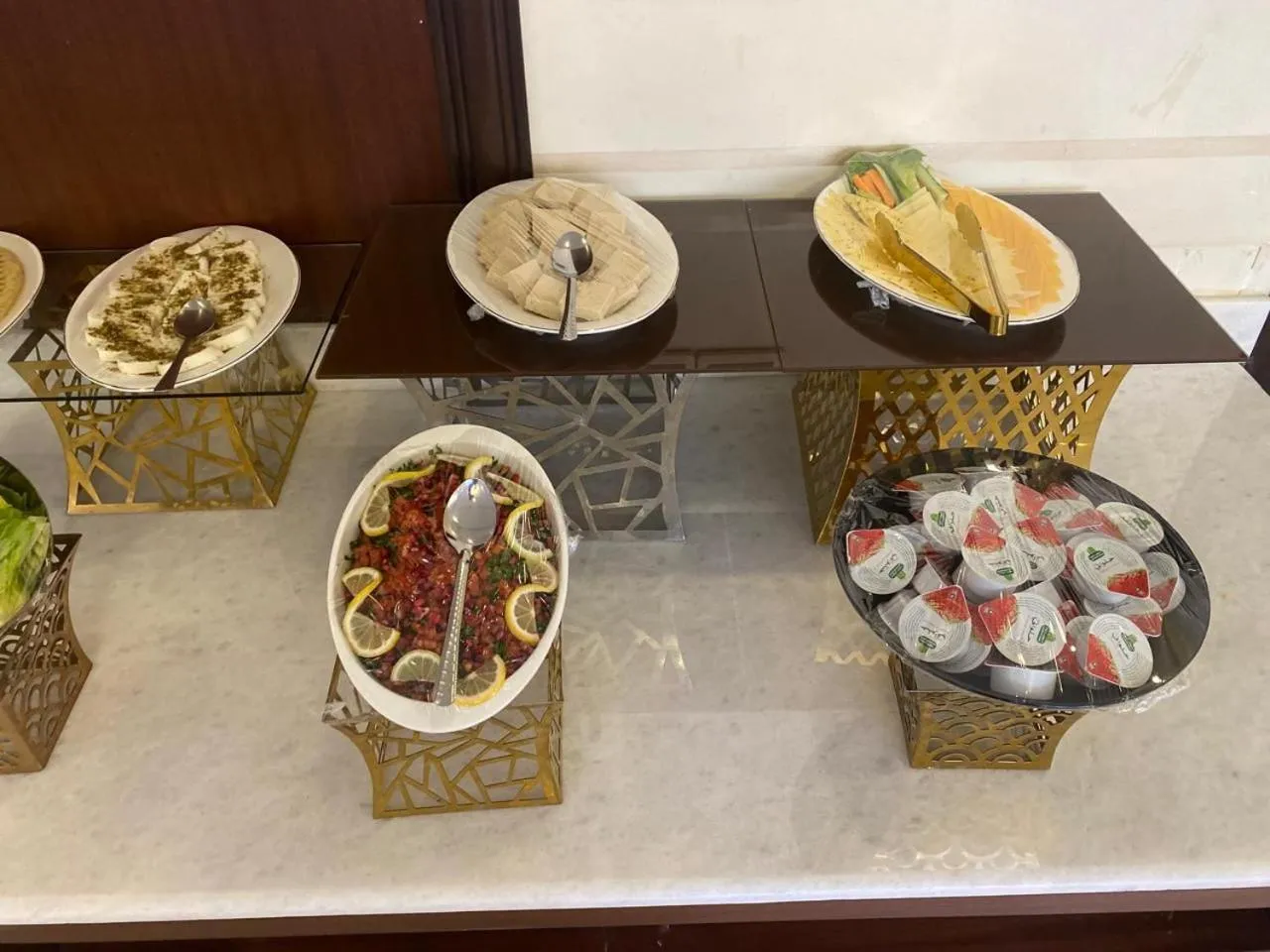 Restaurant/places to eat in Areen Hotel فندق ارين