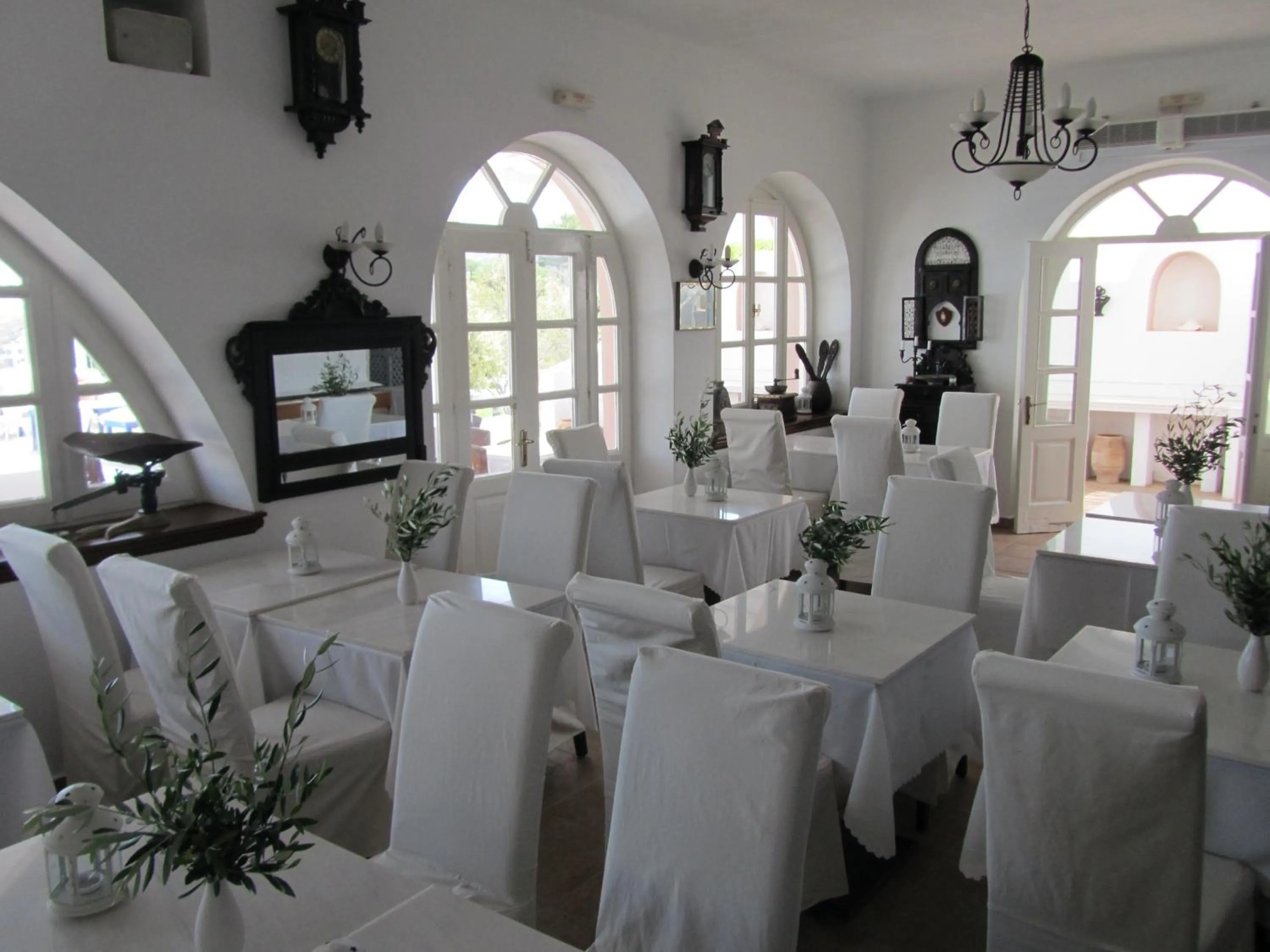 Restaurant/places to eat in Porto Scoutari Romantic Hotel