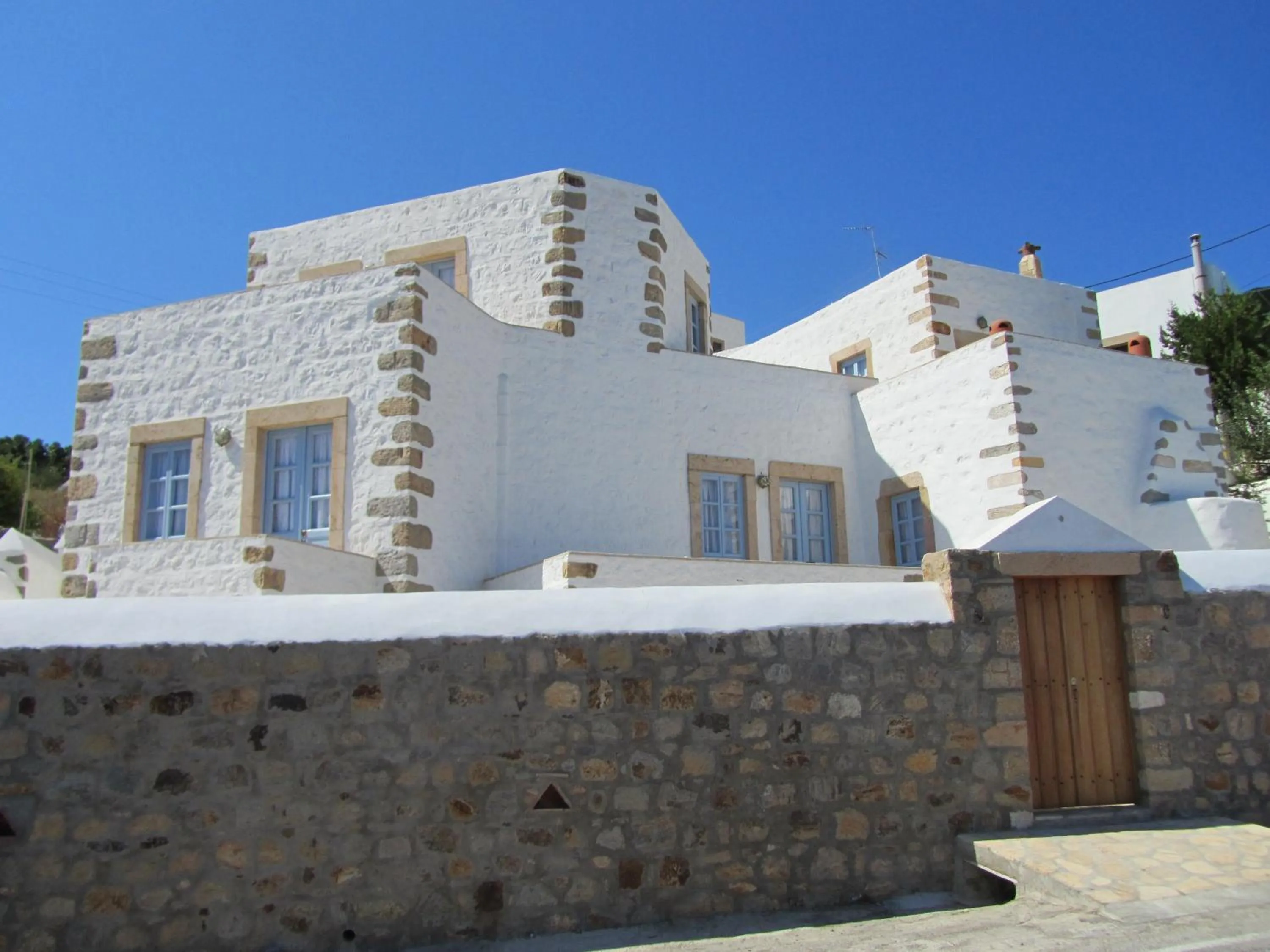 Property building in Porto Scoutari Romantic Hotel